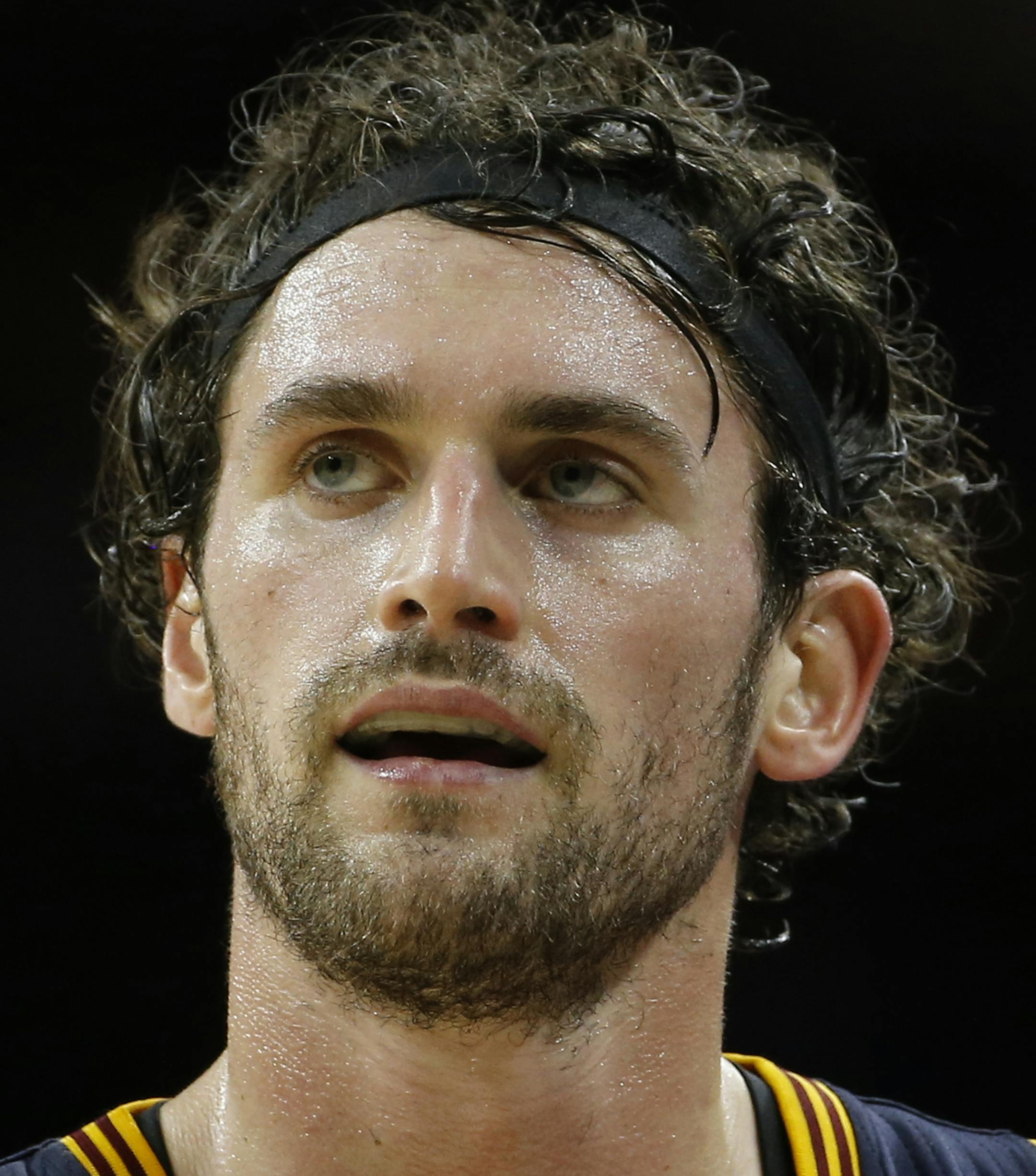 Cleveland Cavaliers' Kevin Love in action during an NBA basketball game against the Philadelphia 76ers, Sunday, Jan. 10, 2016, in Philadelphia. (AP Photo/Matt Slocum)