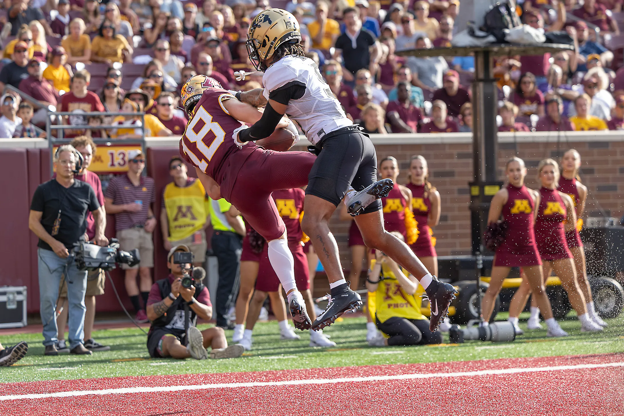 Autman Gophers steamroll Colorado 49-7 but lose receiver Chris Autman-Bell to ...