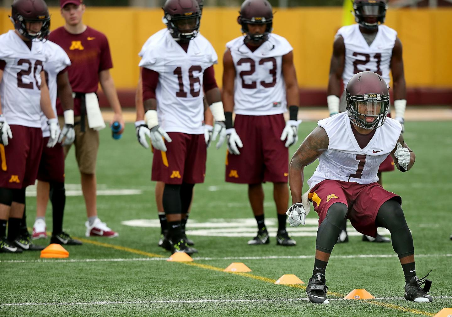 Gophers receiver KJ Maye (1)