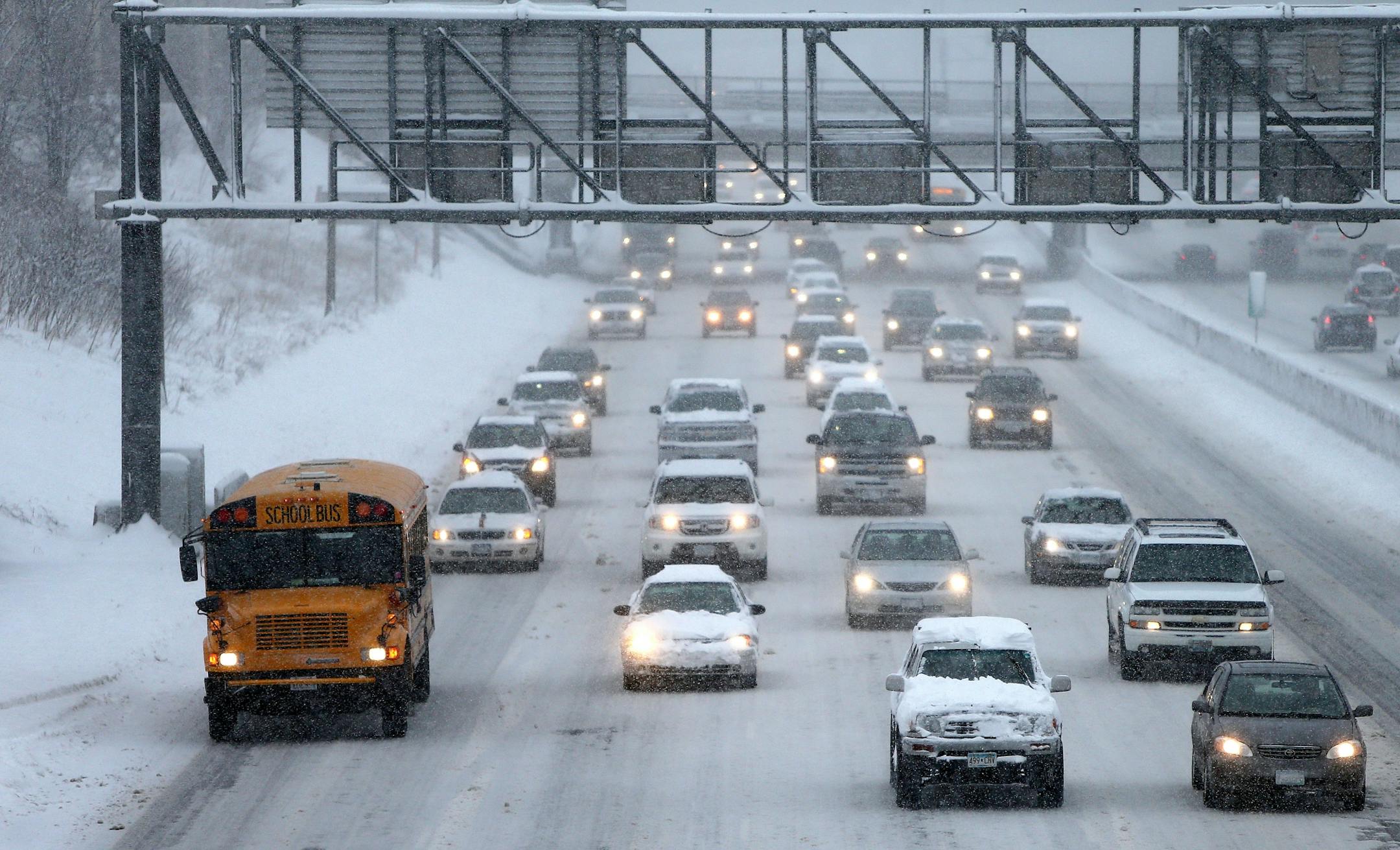 Traffic made its way north on 35W towards downtown Minneapolis, Friday, April 4, 2014.