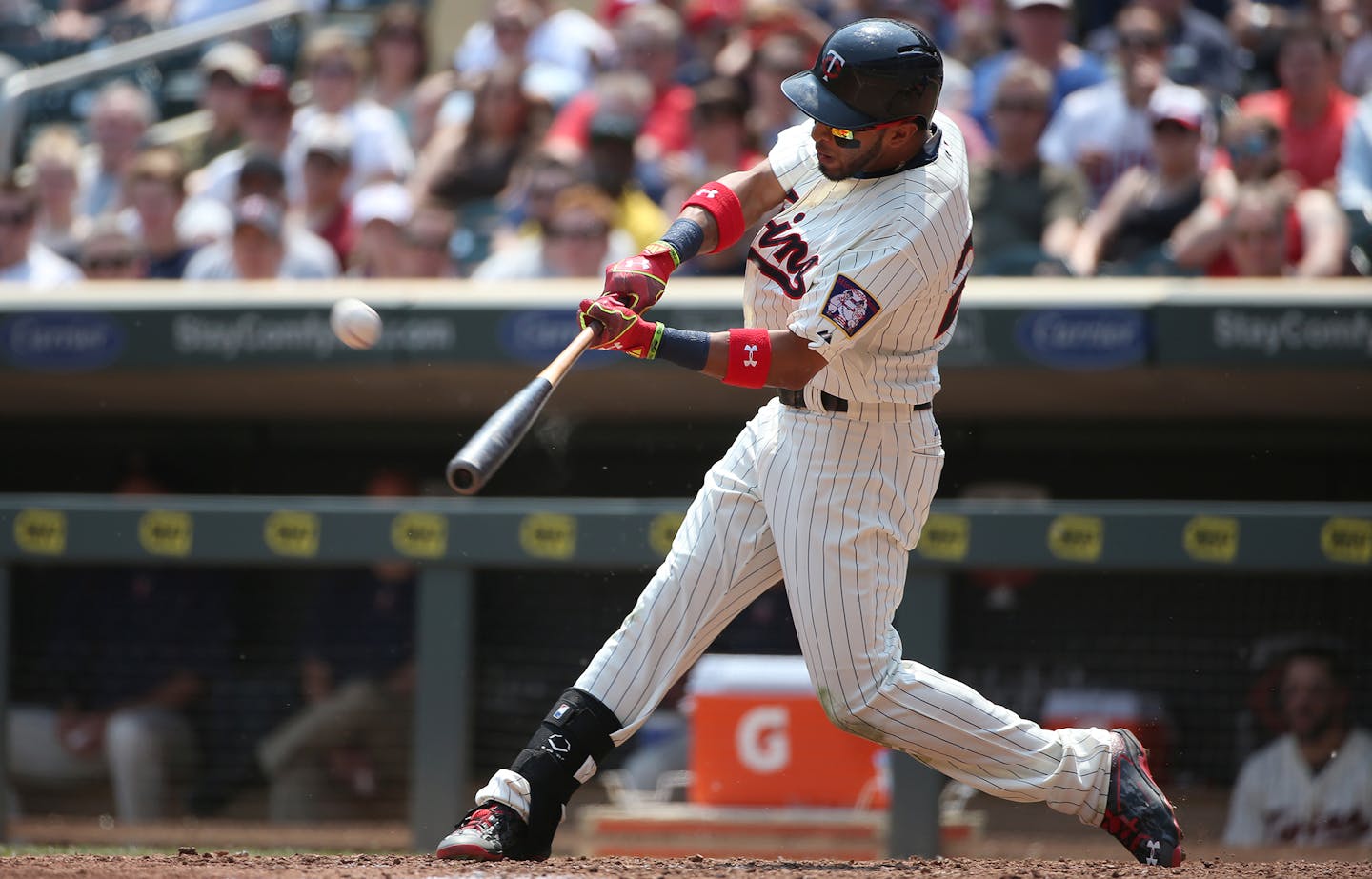 Minnesota Twins left fielder Eddie Rosario (20) hits a home run at Target Field in Minneapolis on Wednesday, May 27, 2015. ] LEILA NAVIDI leila.navidi@startribune.com /