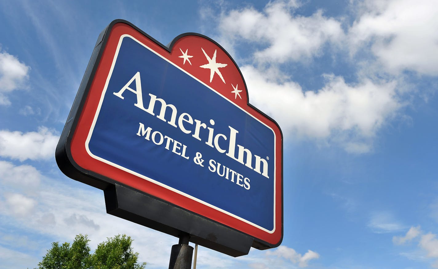 GLEN STUBBE &#xef; gstubbe@startribune.com -- Wednesday, June 10, 2009 -- Richfield, Minn. -- ] The AmericInn in Richfield, Minn. Northcott Hospitality International of Chanhassan, the parent company of AmericInn had sought a buyer following an unfavorable review of its future growth potential. Northcott owns the AmericInn Lodging System that owns and franchises 219 U.S. hotels, and also owns 21 Perkins restaurants and 4 Houlihan&#xed;s restaurants.