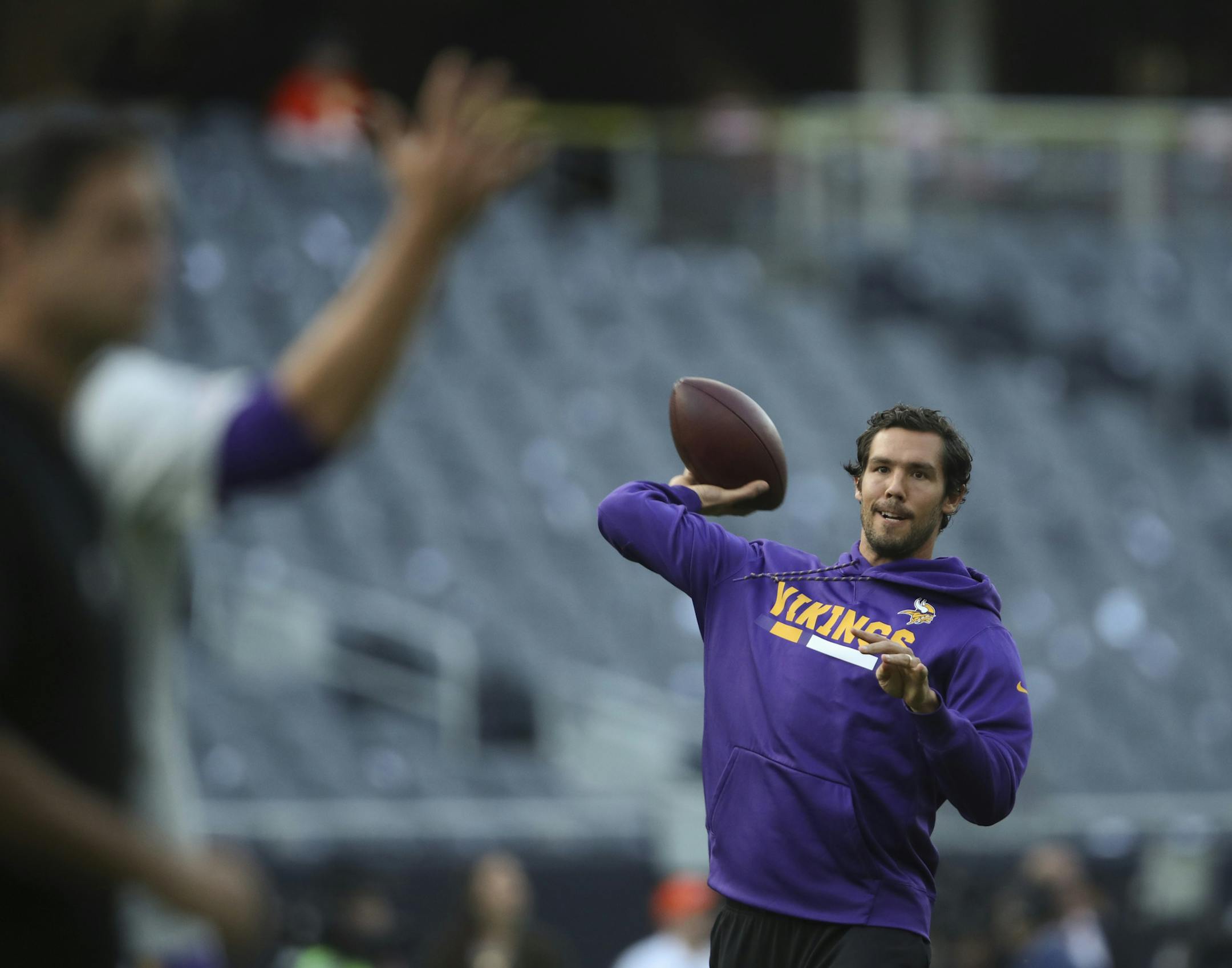 Minnesota Vikings quarterback Sam Bradford was on the field throwing during early warmups Monday evening in Chicago. ] JEFF WHEELER ï jeff.wheeler@startribune.com The Minnesota Vikings faced the Chicago Bears in an NFL Monday Night Football game on October 9, 2017 at Soldier Field in Chicago.