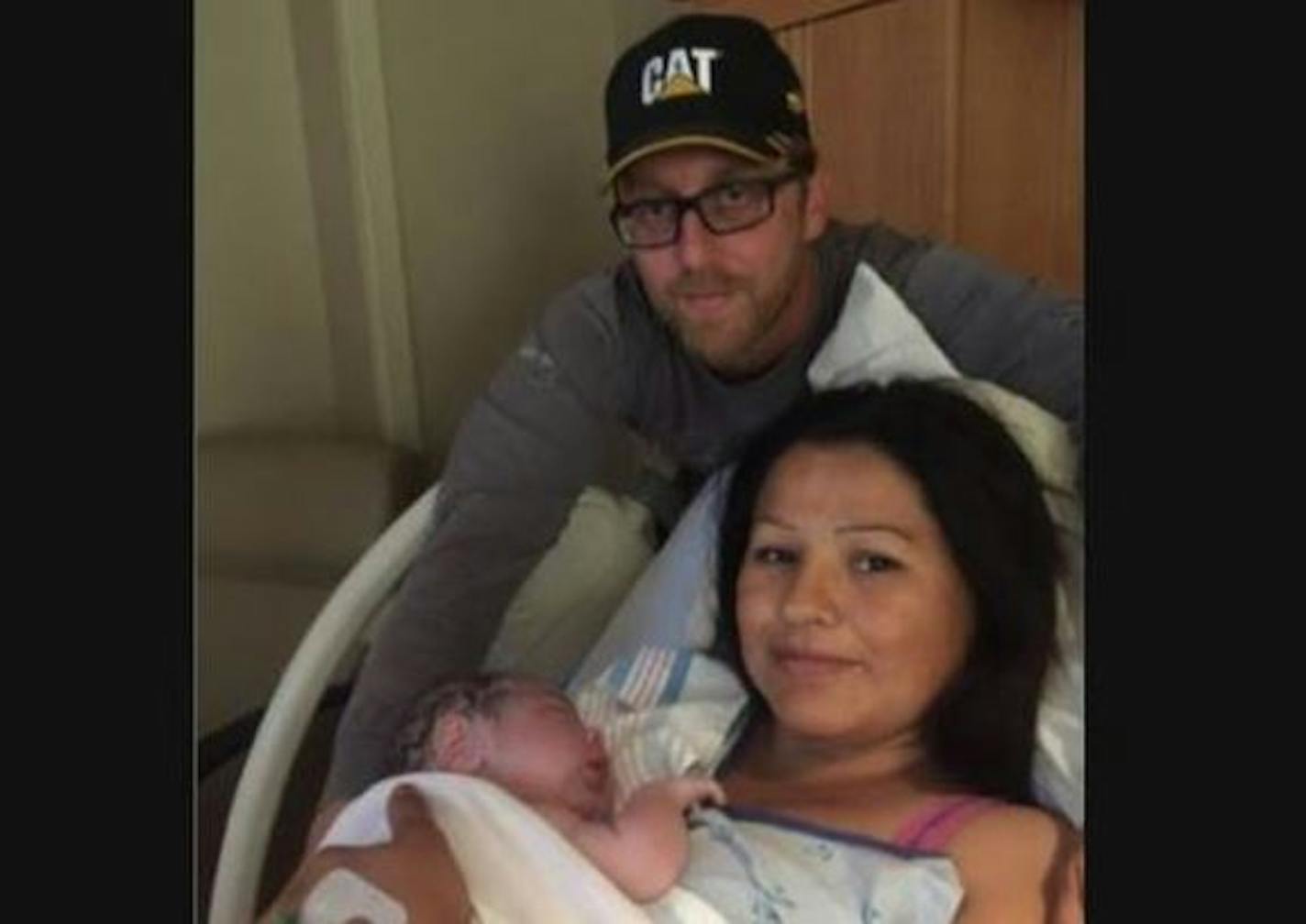 Laura Silva, husband Ryan Berg and baby Liam in 2017.