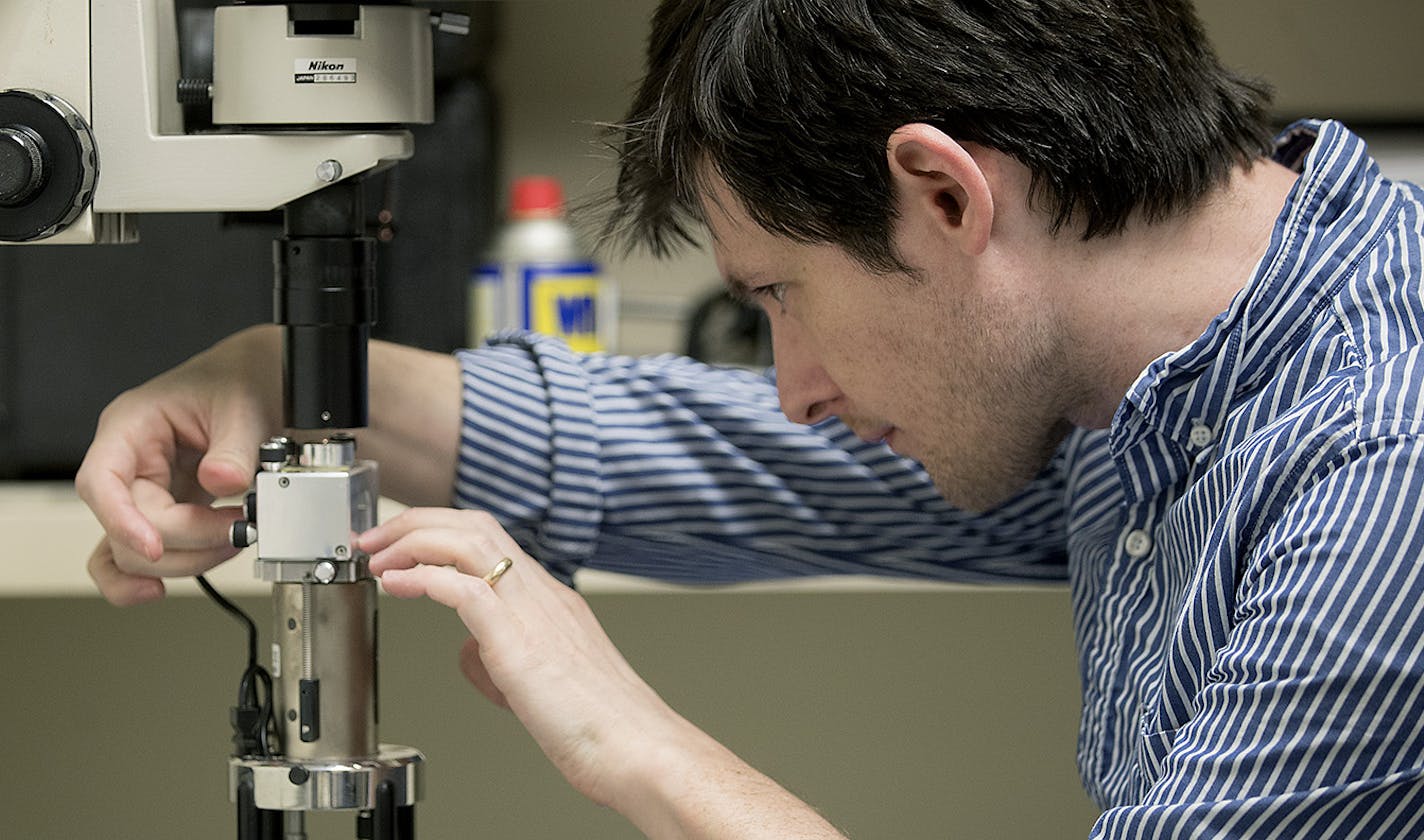 Geoffrey Rojas, a physicist at the University of Minnesota, worked in his lab, the "Characterization Facility," Monday, April 10, 2017 in Minneapolis, MN. ] ELIZABETH FLORES &#xef; liz.flores@startribune.com