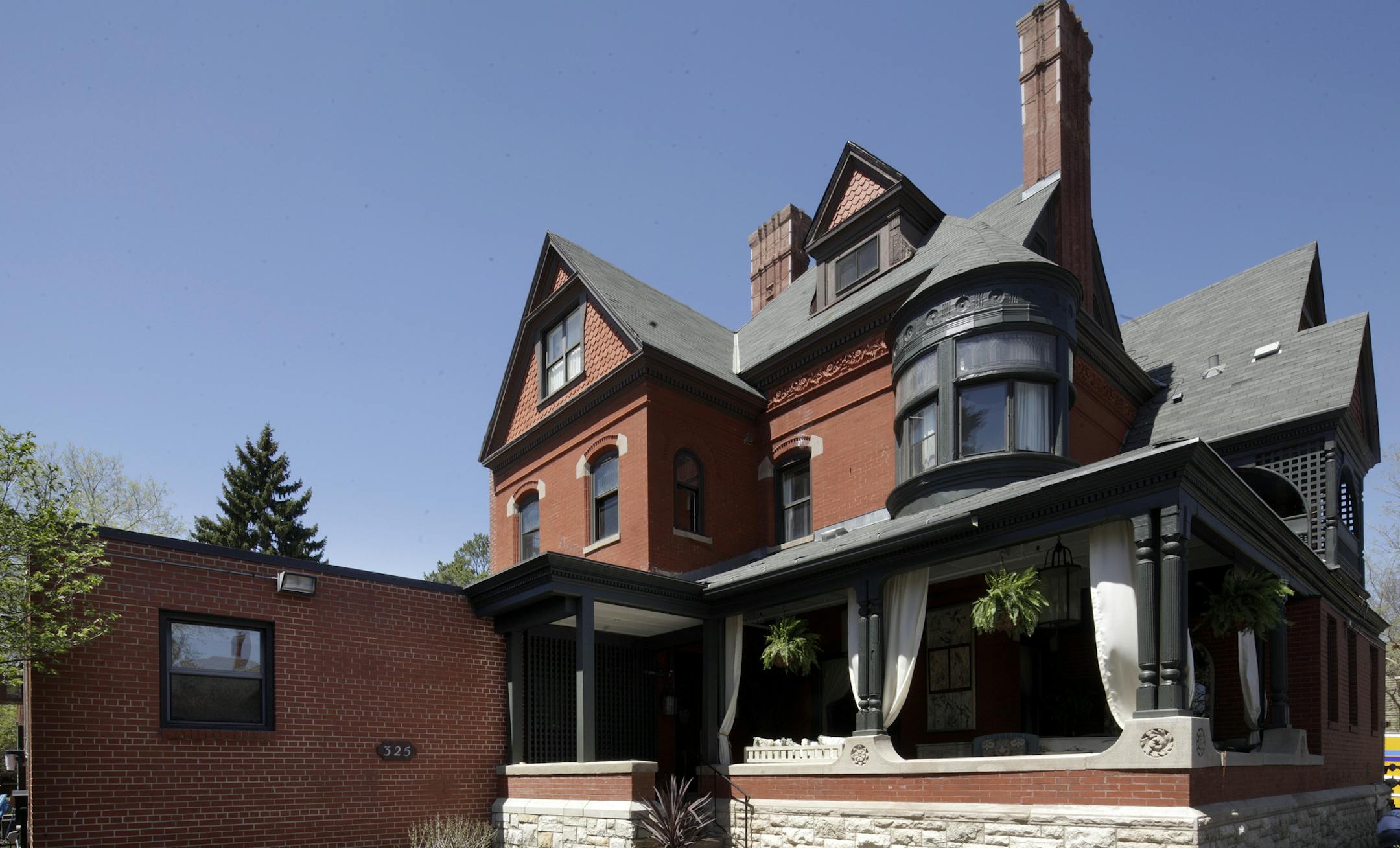 ASID Showcase Home, a restored Victorian that its young owners plan to operate as a B&B. St. Paul, MN on May 14, 2013. ] JOELKOYAMA&#x201a;&#xc4;&#xa2;joel koyama@startribune.com ORG XMIT: MIN1305151550480486