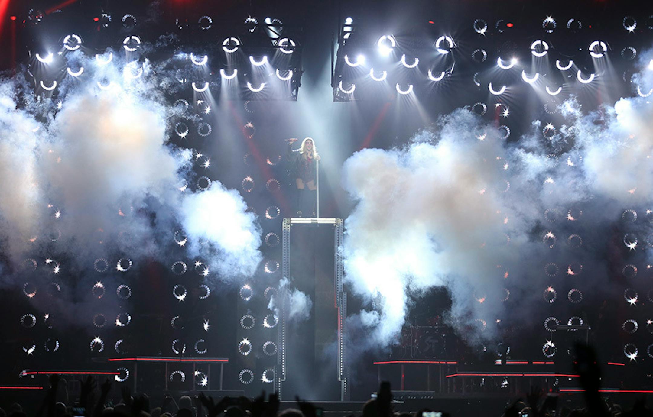 Shania Twain early in her show at Target Center Tuesday night. ] JEFF WHEELER ï jeff.wheeler@startribune.com Country superstar Shania Twain, after a long hiatus from the road, brought her Rock This Country Tour to Target Center in Minneapolis Tuesday night, July 28, 2015.
