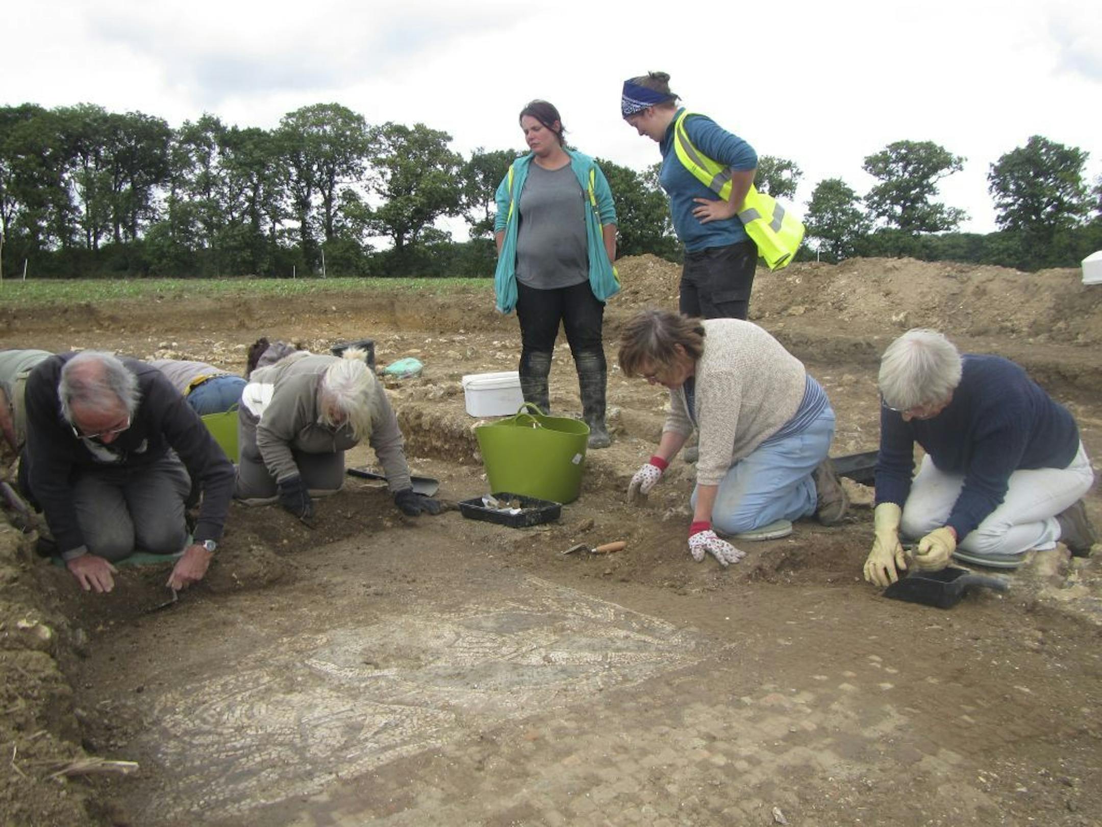 An undated handout photo of an excavation near Boxford in southern England, where a group of local amateur archaeologists have uncovered a tile mosaic, part of a Roman villa thought to date from 380 A.D. Experts are describing the discovery as the most important of its type in Britain in more than half a century. (Boxford Parish Blog via The New York Times) -- NO SALES; FOR EDITORIAL USE ONLY WITH STORY SLUGGED BRITAIN ARCHAEOLOGY DISCOVERY BY CASTLE FOR SEPT. 18, 2017. ALL OTHER USE PROHIBITED.
