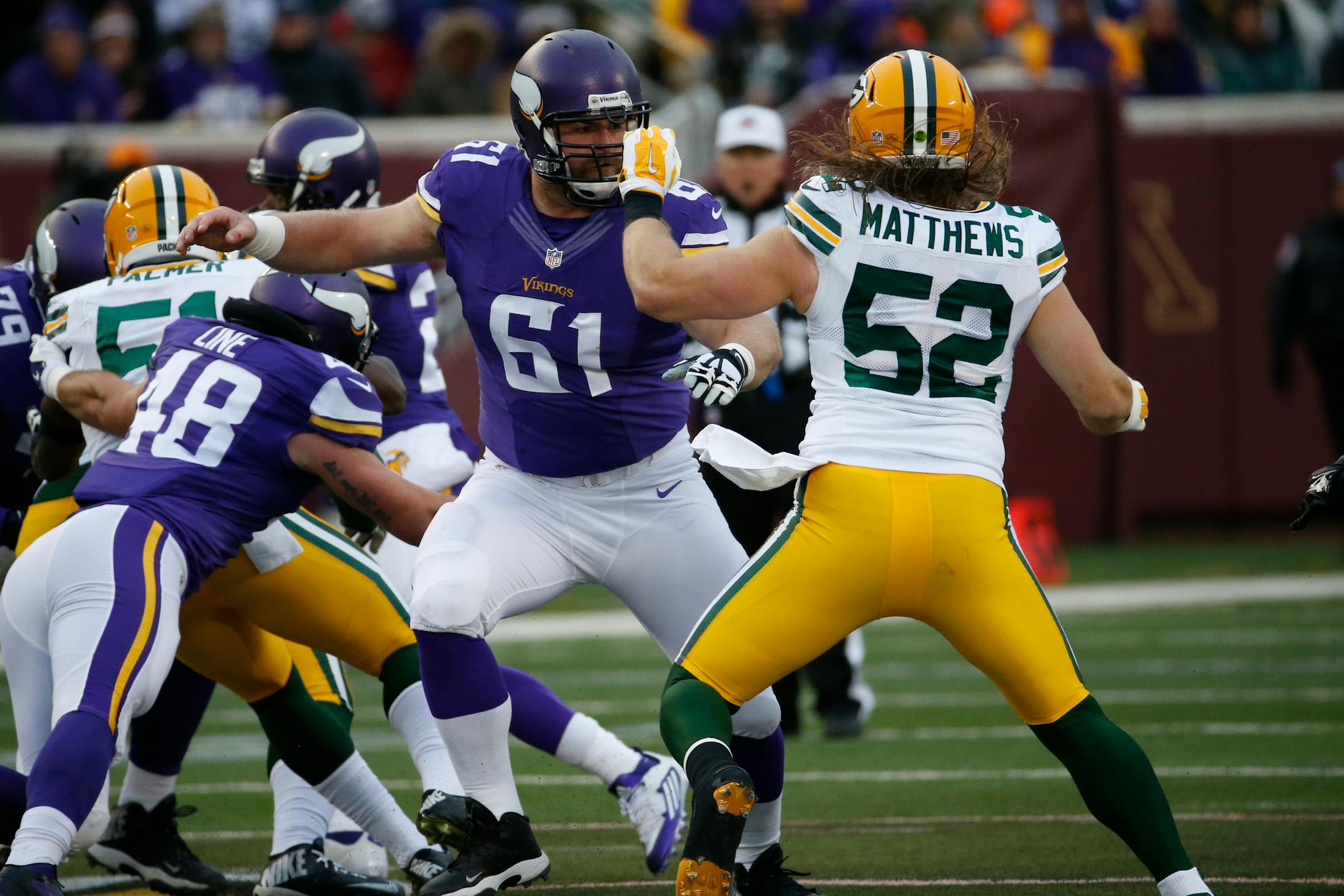 Joe Berger (61) could play right guard for the Vikings, but they prefer to keep him at center. The team could look to the draft to find a right guard.