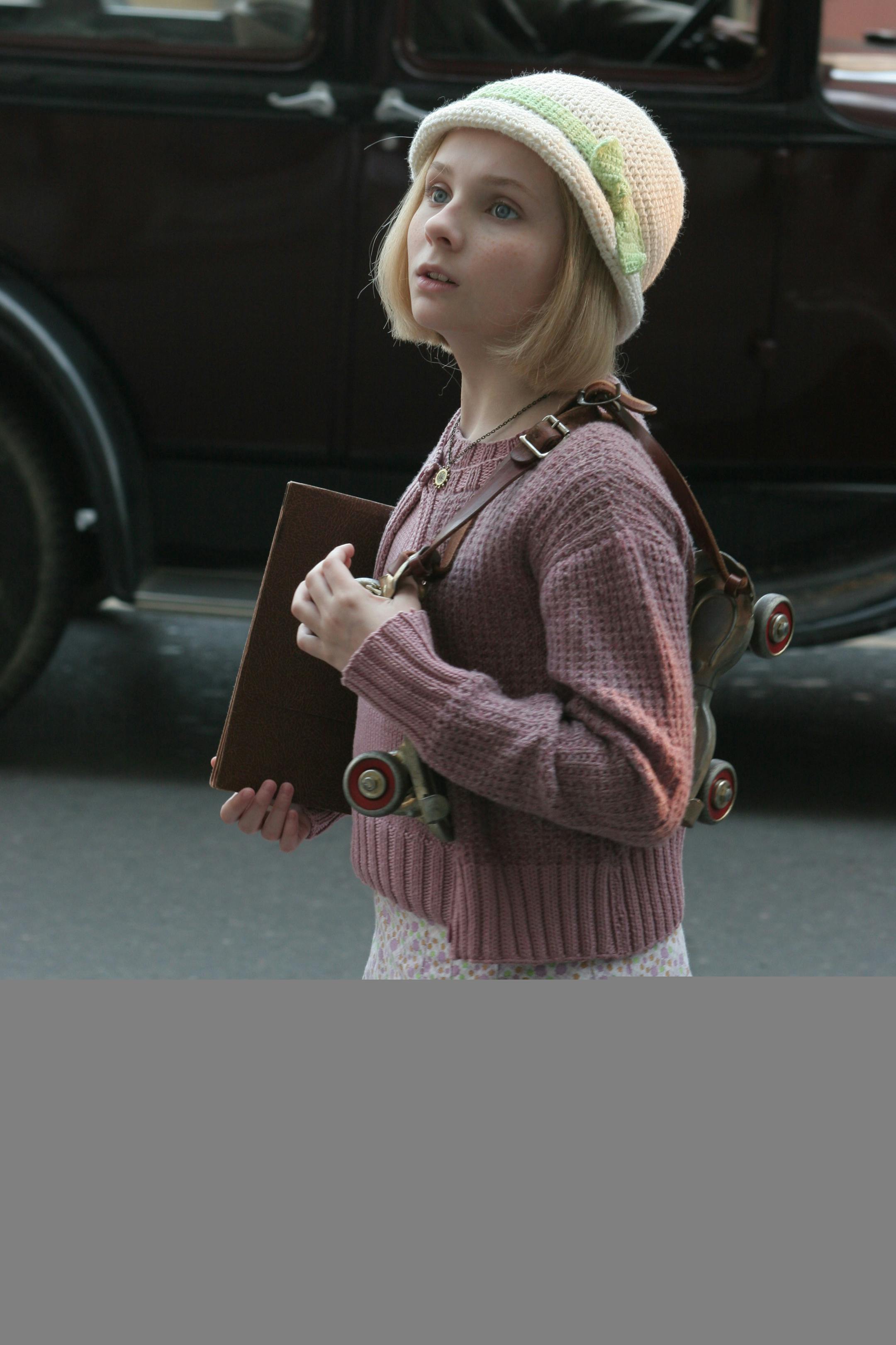 Abigail Breslin in a scene from Kit Kittredge: An American Girl� 2008 From HBO Films/A Picturehouse release - Photographer: Cylla von Tiedemann