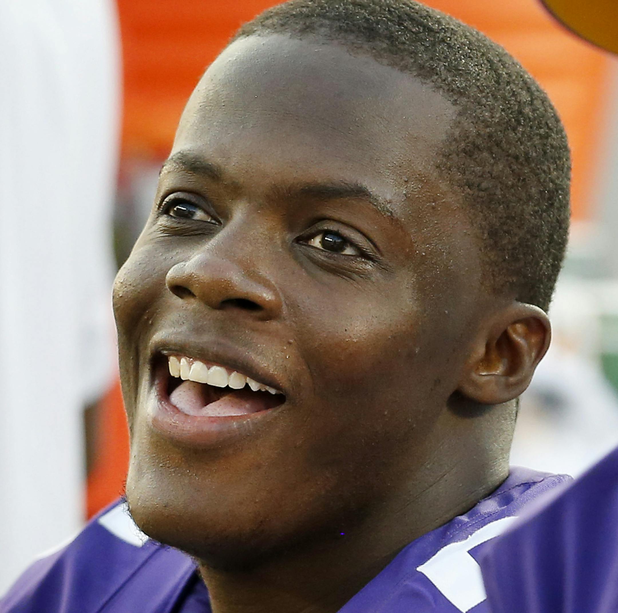 Minnesota Vikings quarterback Teddy Bridgewater and Christian Ponder on the bench late in the fourth quarter. Minnesota beat Atlanta by a final score of 41-28. ] CARLOS GONZALEZ cgonzalez@startribune.com - September 28 , 2014 , Minneapolis, Minn., NFL, TCF Bank Stadium, Minnesota Vikings vs. Atlanta Falcons