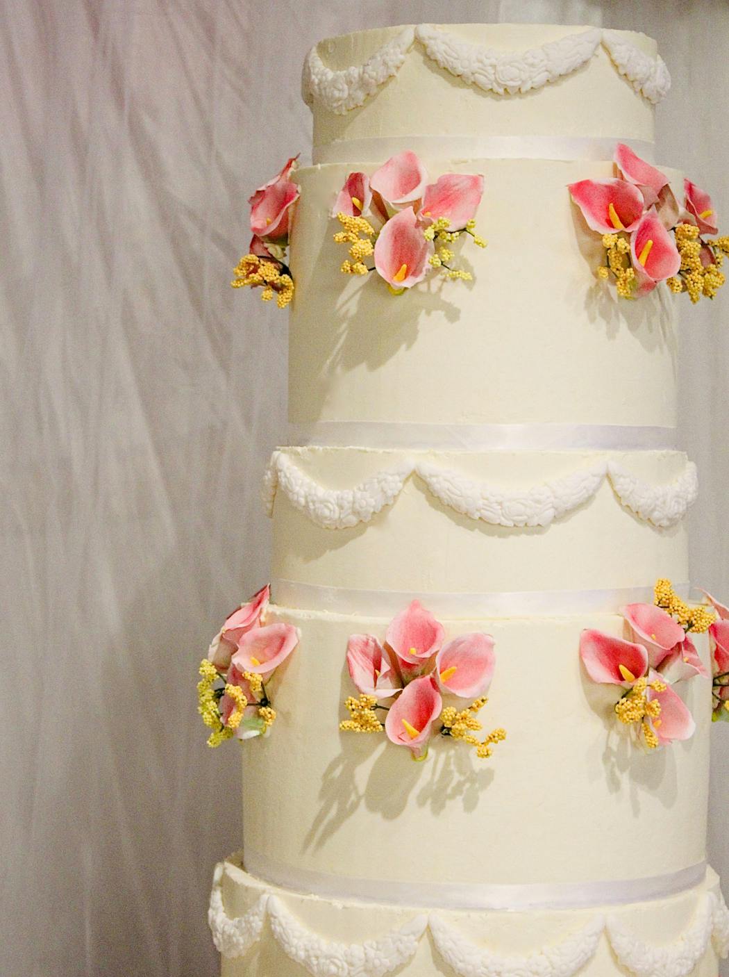 Jai Xiong creates a variety of cakes at her bakery, Amour Patisserie.