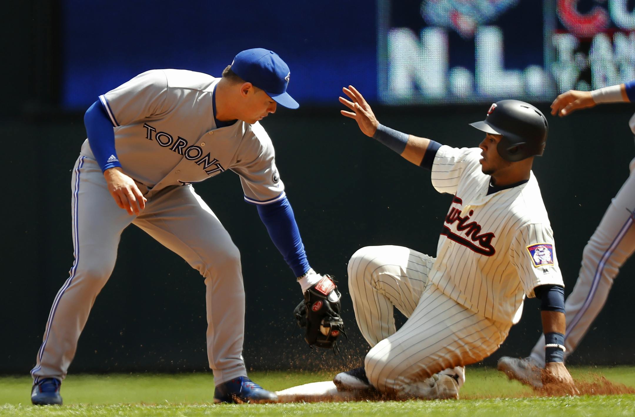 Gregorio Petit(40) steals second base in 3rd inning.]Twins face off against the Blue Jays.Richard Tsong-Taatariiïrtsong-taatarii@startribune.com