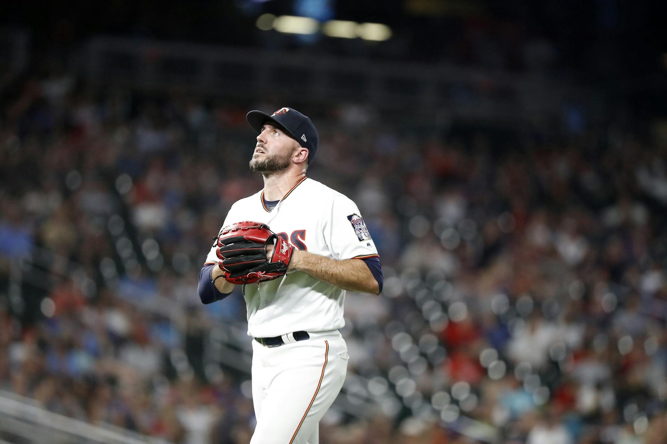 Twins relief pitcher Blake Parker