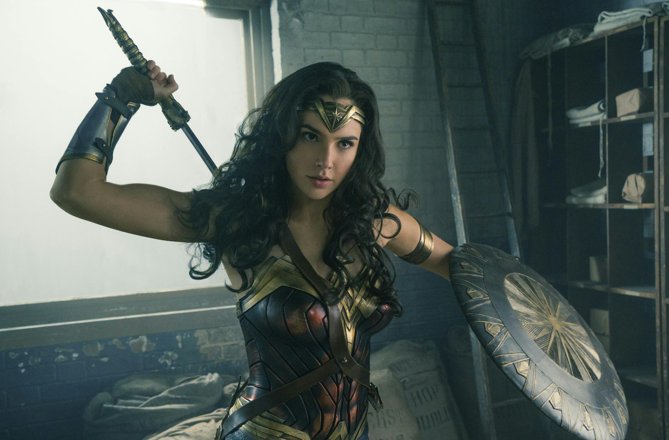 In “Wonder Woman,” Gal Gadot manages to do heroic stunts in a funny costume and not look ridiculous.