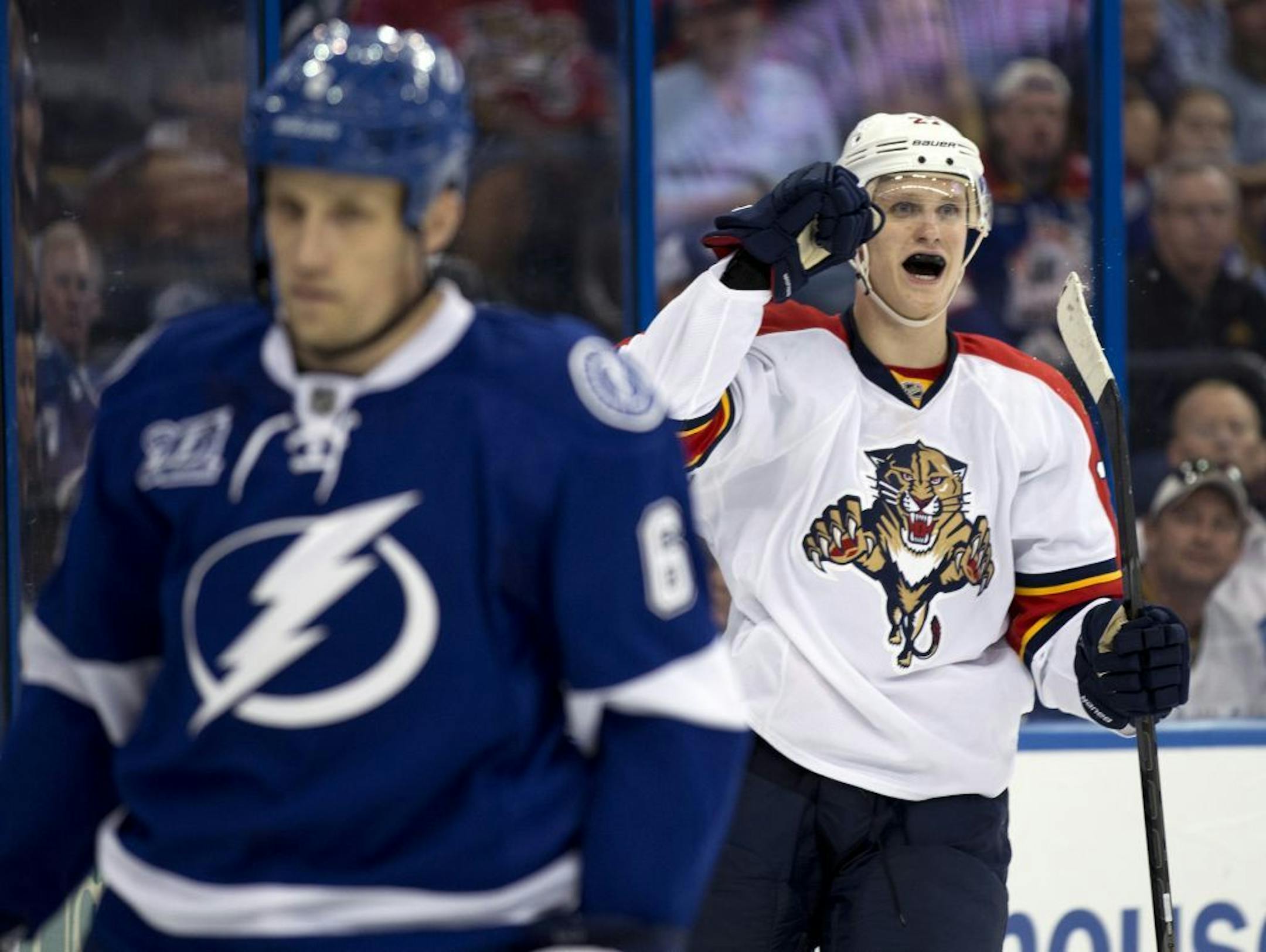 Florida Panthers center Nick Bjugstad, right