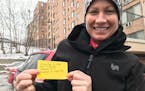 Uber and Lyft driver Natalie Foltz shares uplifting notes and hugs with every ride. Delighted customers respond in kind. “I have so many fun moments