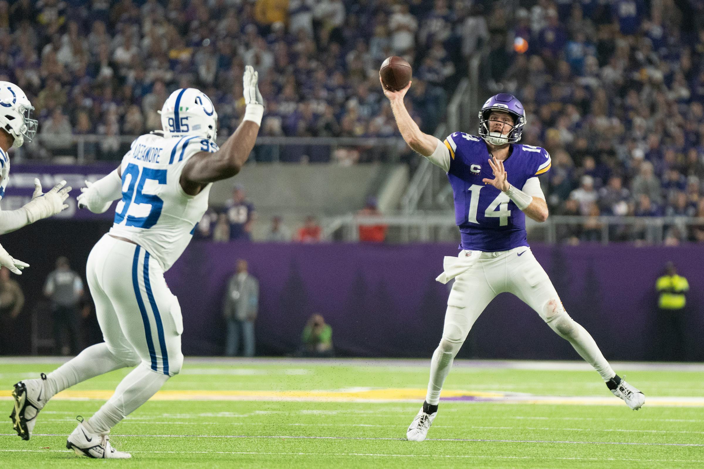 Analysis: In Darnold’s big year for Vikings, resist any urges to yelp, ‘Same old Sam!’