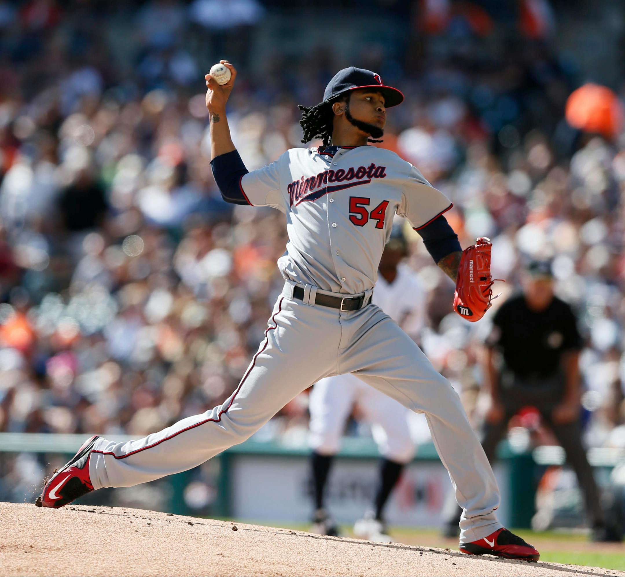 Minnesota Twins' Ervin Santana pitches against the the Detroit Tigers during the first inning on Sunday, Sept. 27, 2015, at Comerica Park in Detroit. (Julian H. Gonzalez/Detroit Free Press/TNS)