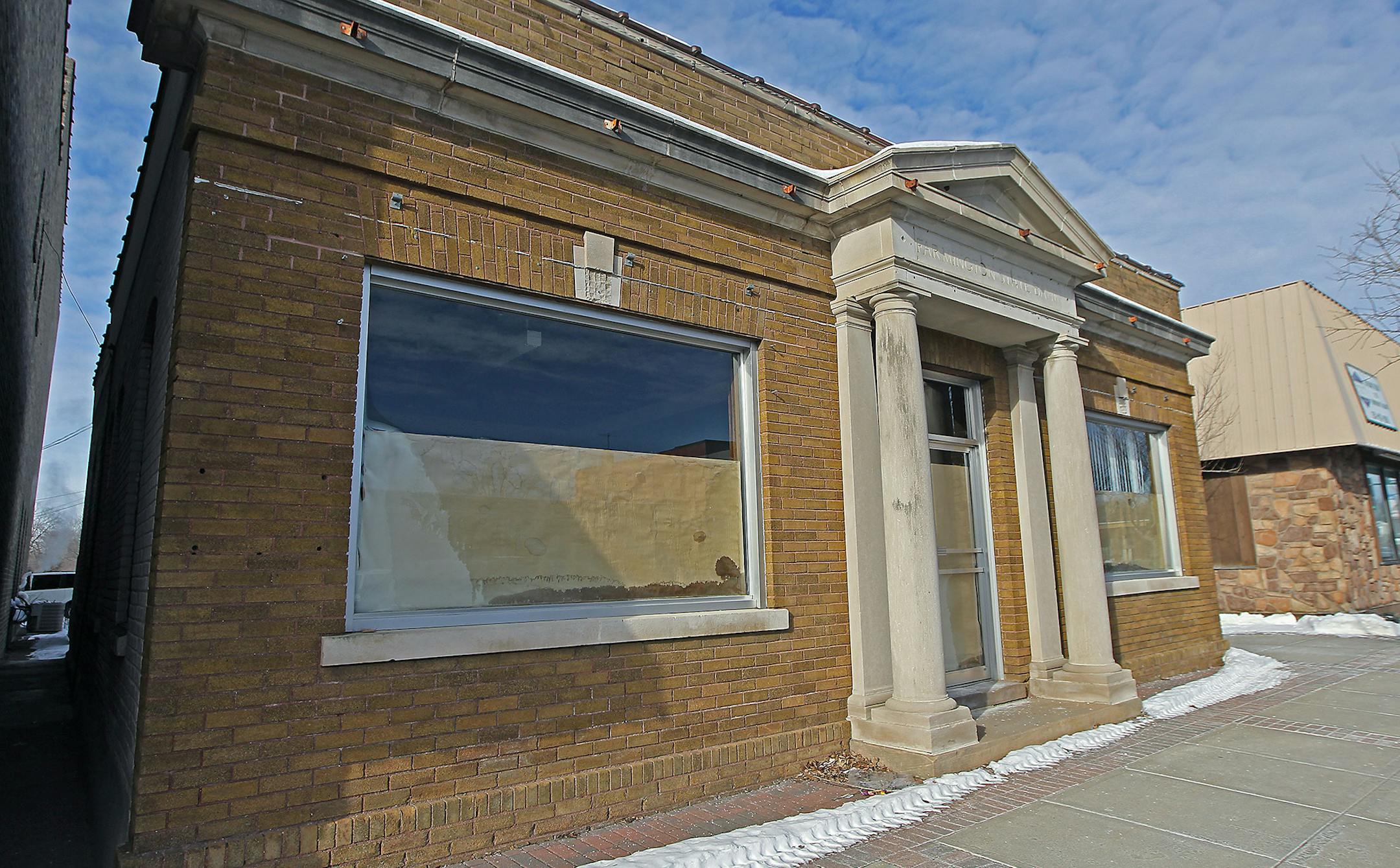 An old Farmington State Bank sits vacant in downtown Farmington, Tuesday, January 19, 2016. ] (ELIZABETH FLORES/STAR TRIBUNE) ELIZABETH FLORES • eflores@startribune.com