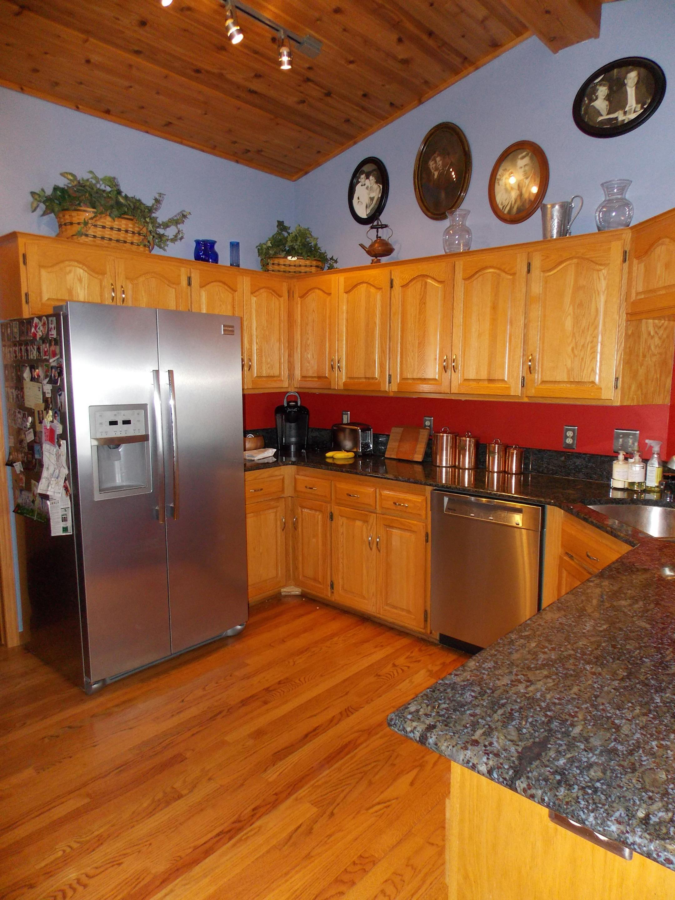 Perushek kitchen, before