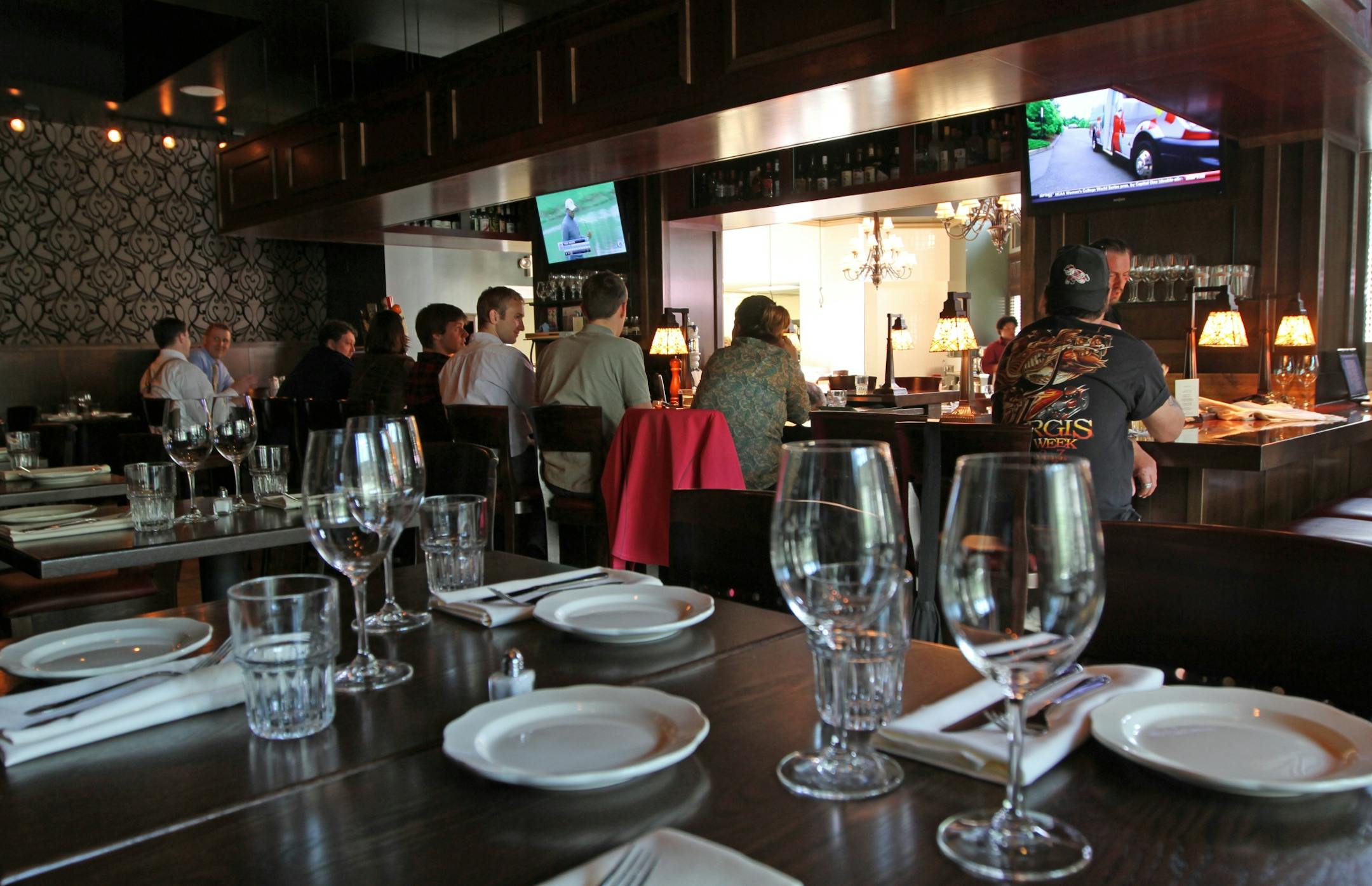 Bar at the Mona Restaurant & Bar in downtown Minneapolis on 6/1/12. Bruce Bisping/Star Tribune bbisping@startribune.com Lisa Hanson/source.