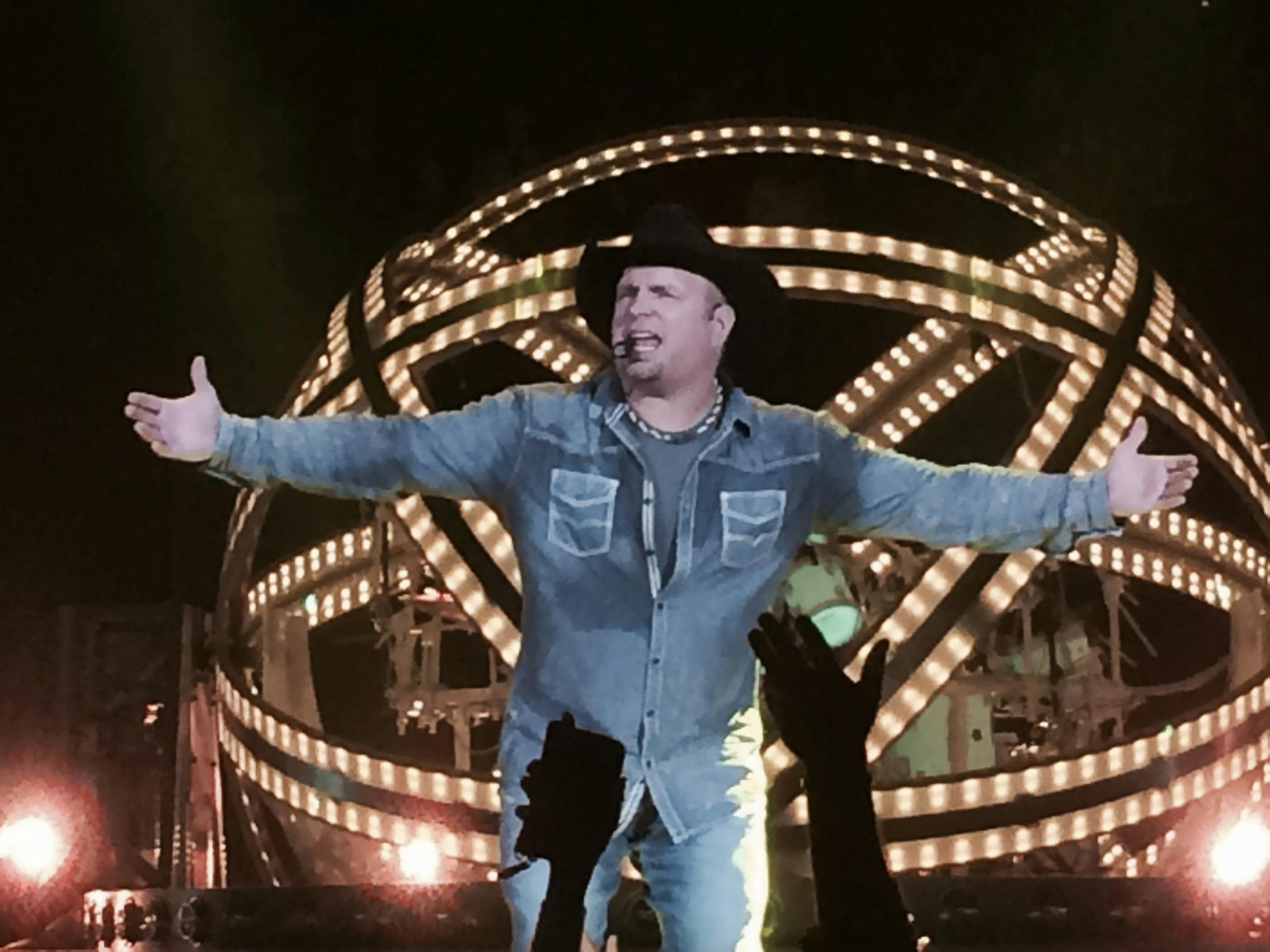 Garth Brooks at Target Center Saturday evening, 11/15/14, Minnenapolis MN. PHOTO: Jon Bream - Star Tribune