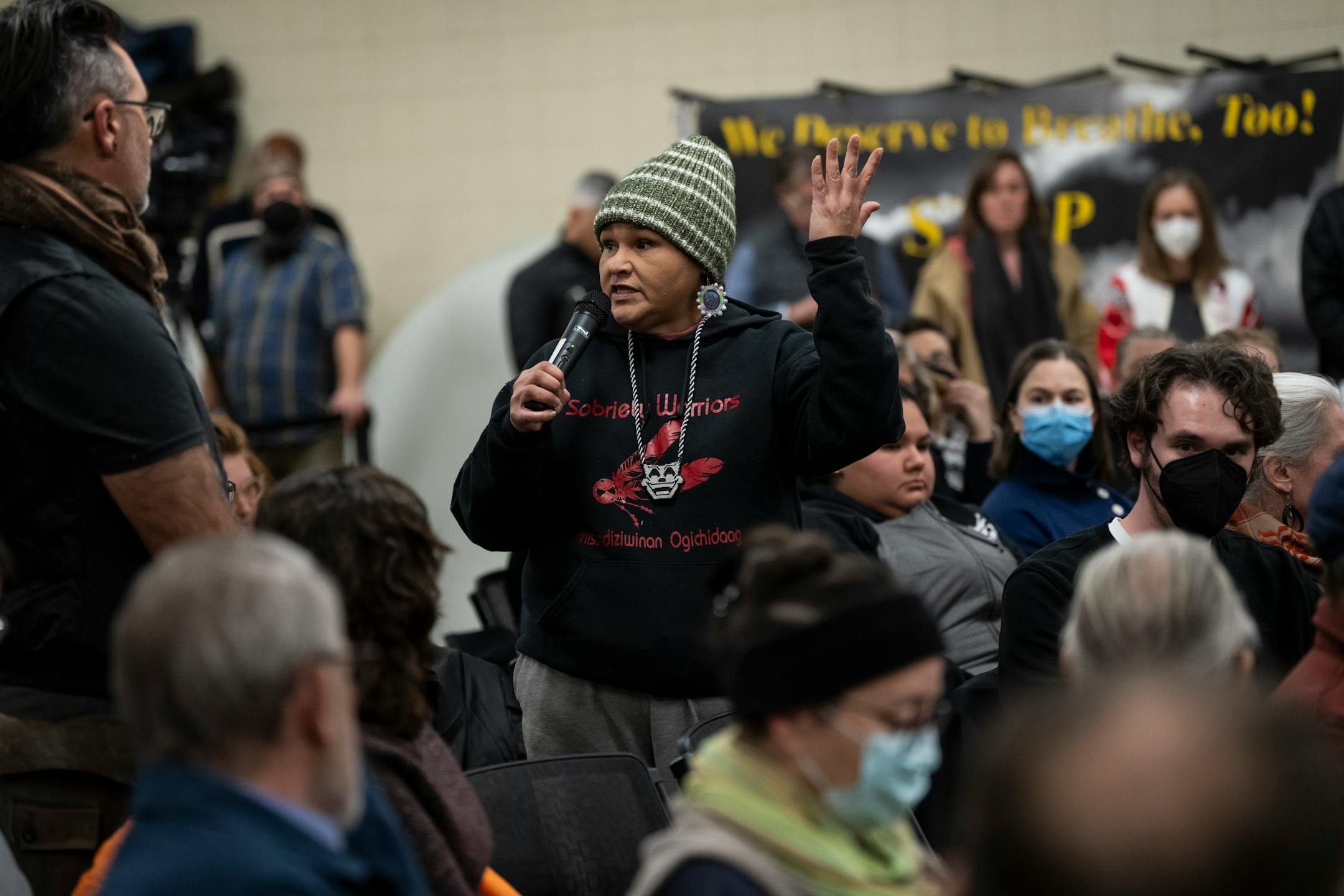 Little Earth resident Nicole Mason talks about her grandchild with severe asthma during a heated community meeting with the MPCA and the EPA about the Smith Foundry at the Phillips Community Center on Monday, Nov. 27, 2023 in Minneapolis, Minn. She says she half a block from Smith Foundry and has lived with a weird smell and dust in the air. ] RENEE JONES SCHNEIDER • renee.jones@startribune.com