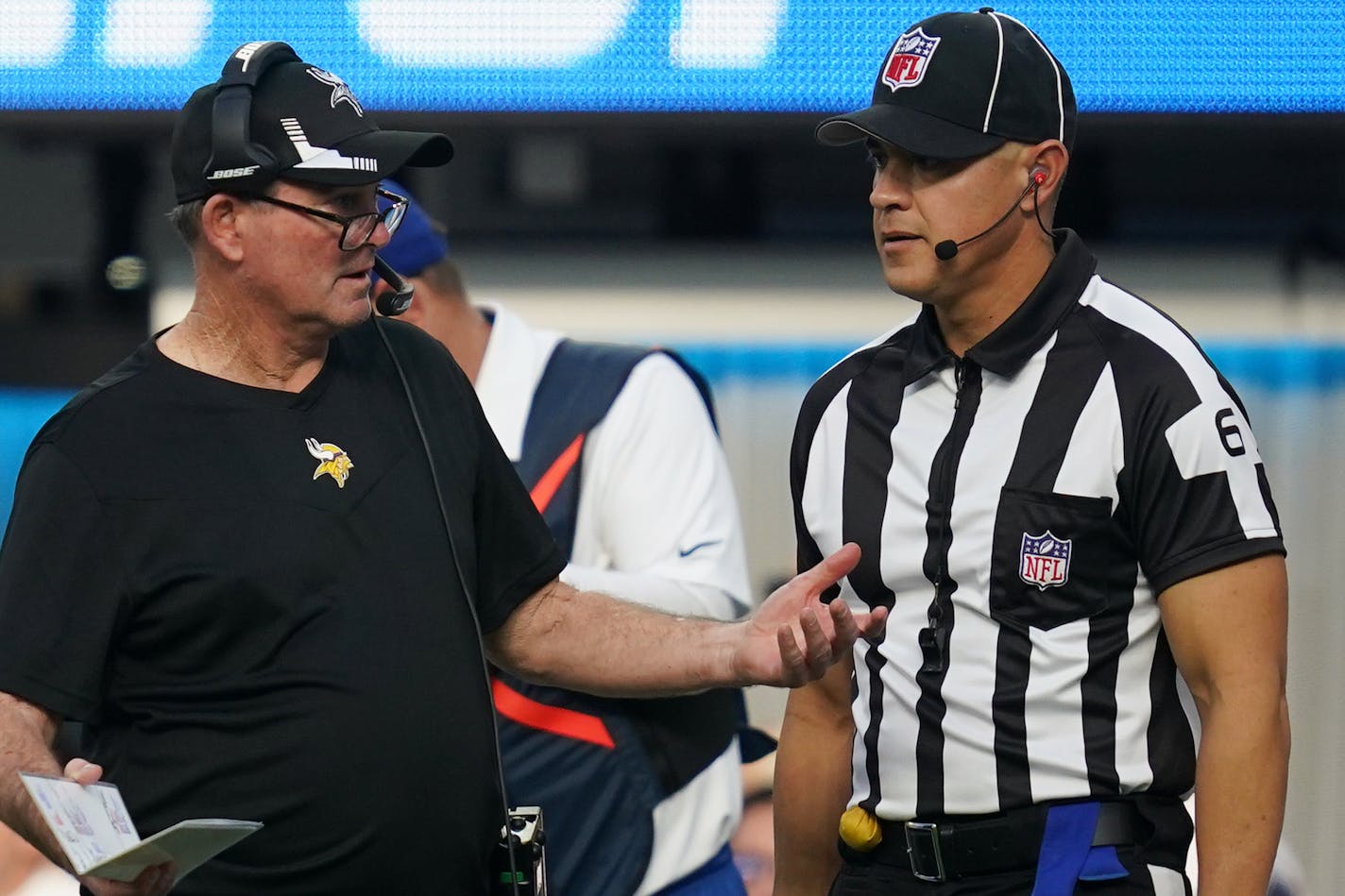 Minnesota Vikings head coach Mike Zimmer had words with the officials in the second quarter of an NFL game between the Minnesota Vikings and the Los Angeles Chargers Sunday, Nov. 14, 2021 at SoFi Stadium in Inglewood, Calif. ] ANTHONY SOUFFLE • anthony.souffle@startribune.com