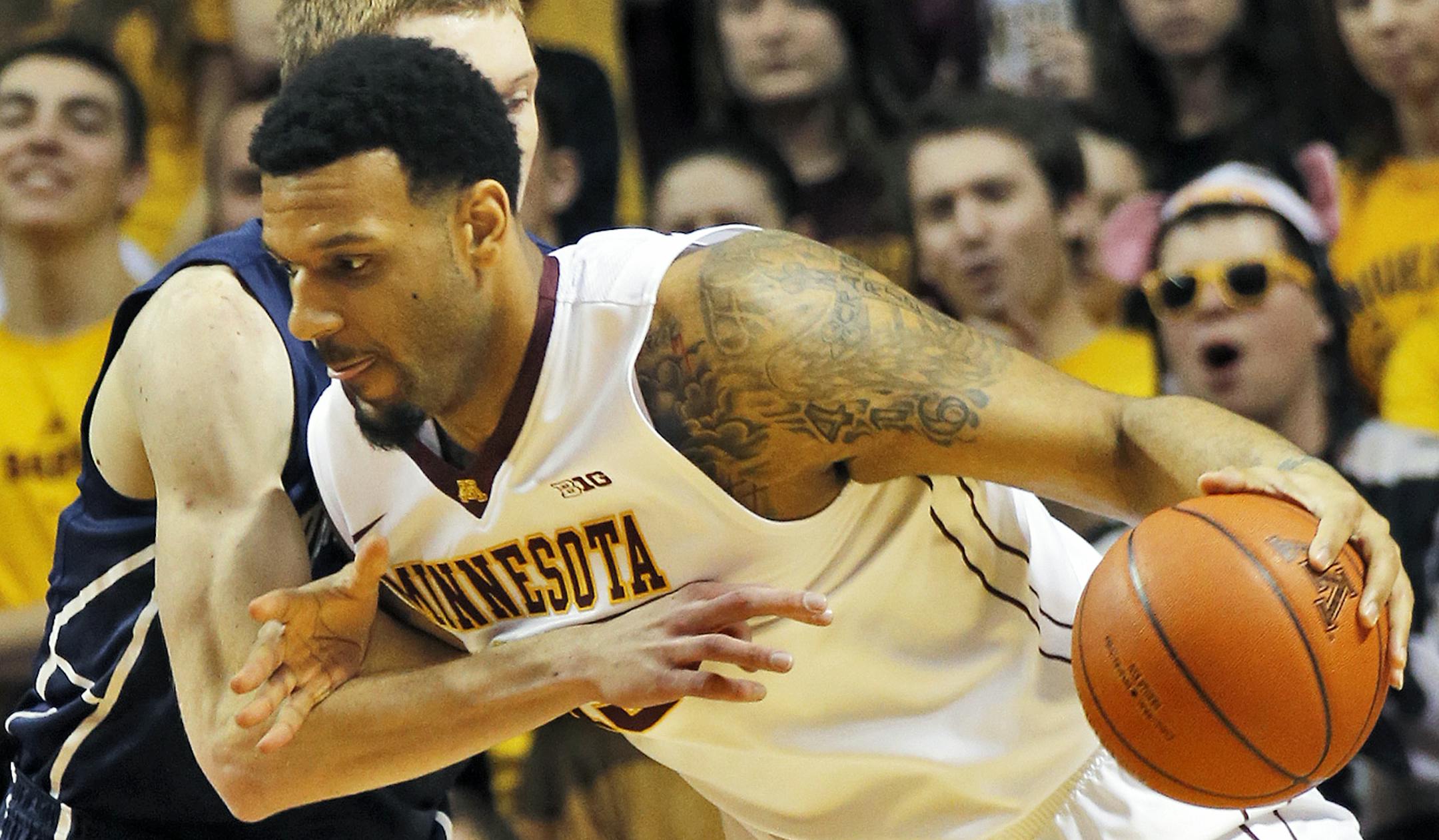 Center Mo Walker helped the Gophers score 26 points in the paint against Penn State on Sunday at Williams Arena.