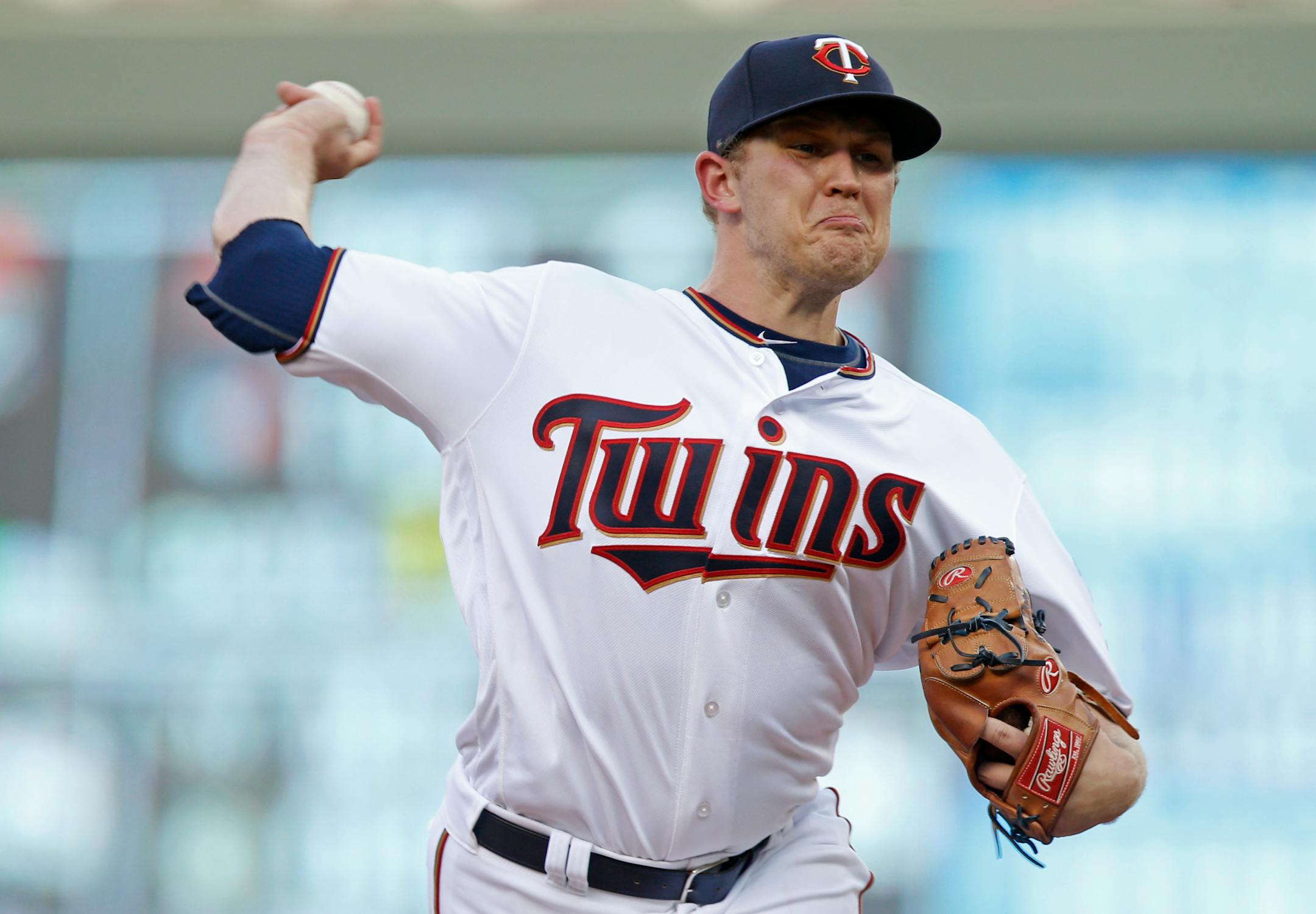 Minnesota Twins pitcher Tyler Duffey throws against the Philadelphia Phillies during the first inning of a baseball game Tuesday, June 21, 2016, in Minneapolis. (AP Photo/Jim Mone)
