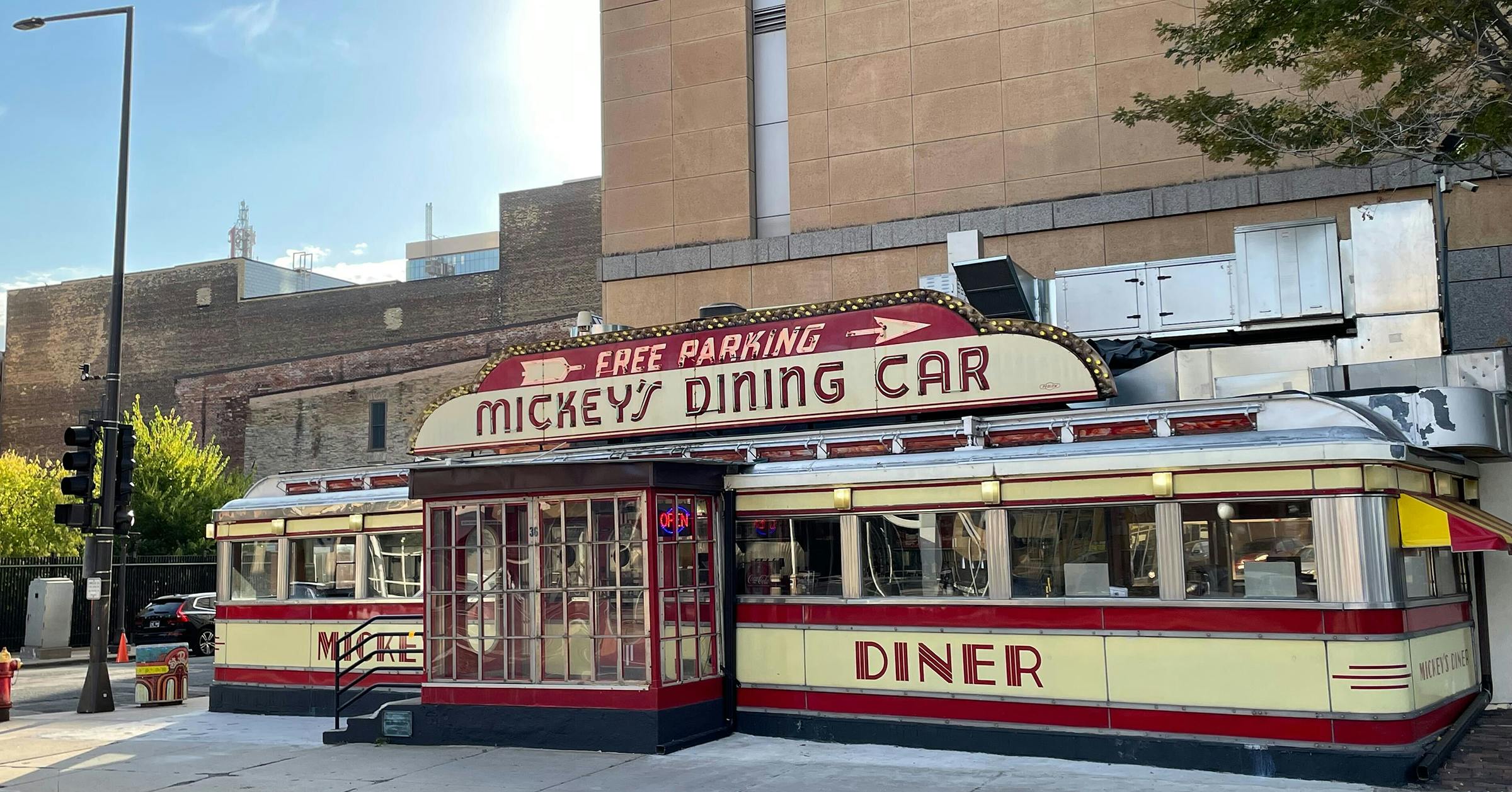 Mickey's Diner now open in St. Paul