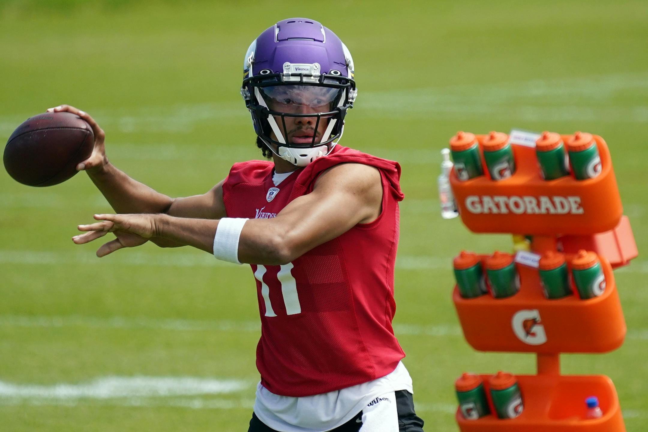 Minnesota Vikings quarterback Kellen Mond (11) practiced.