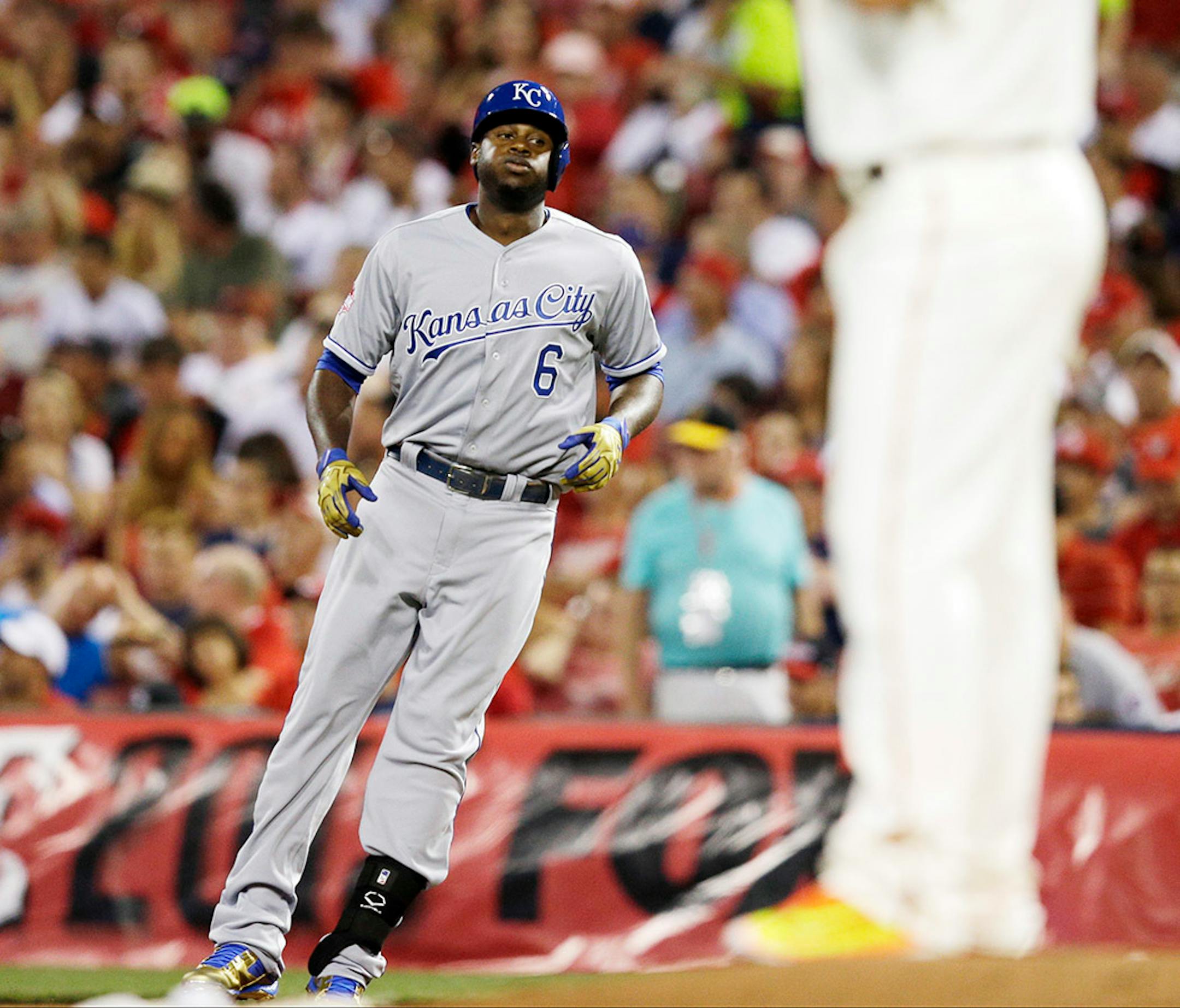 American League's Lorenzo Cain, of the Kansas City Royals, hits a single off National League's Madison Bumgarner, of the San Francisco Giants, during the fourth inning of the MLB All-Star baseball game, Tuesday, July 14, 2015, in Cincinnati.