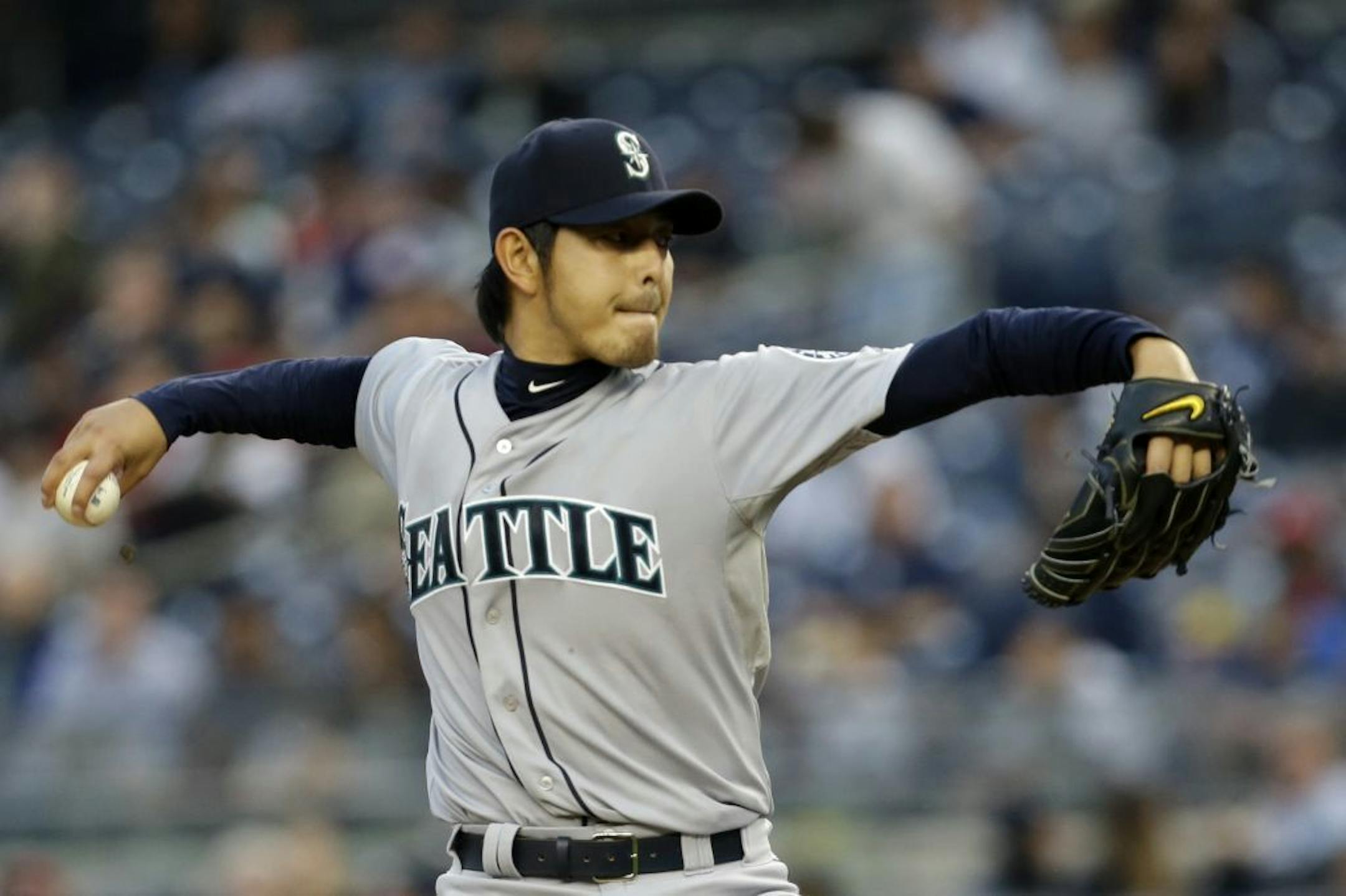 Seattle Mariners starting pitcher Hisashi Iwakuma