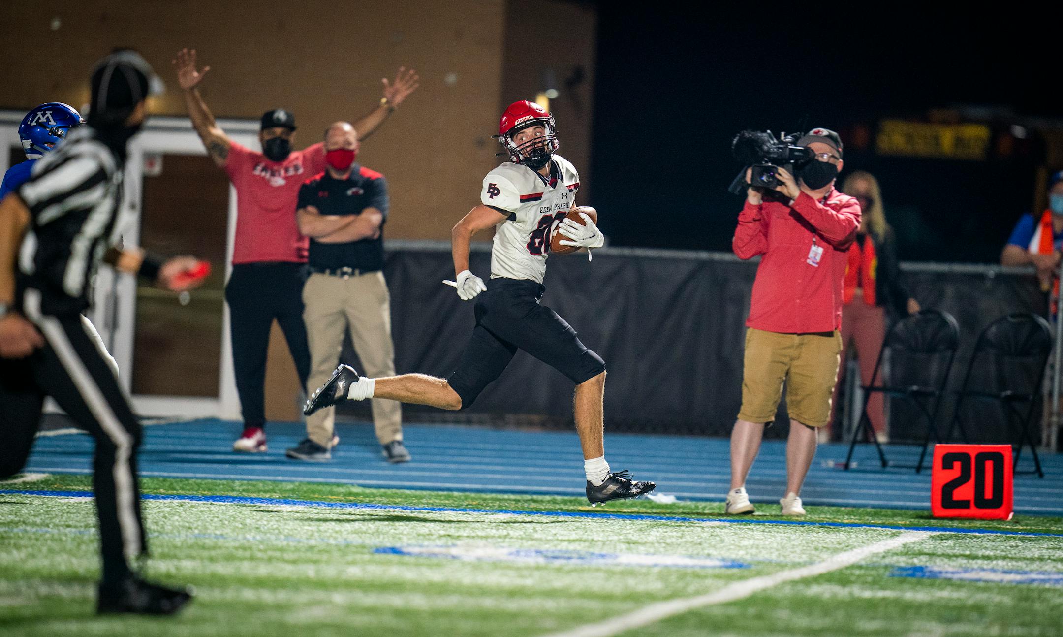 Cade Kramer of Eden Prairie is expected to sign with Minnesota Duluth.