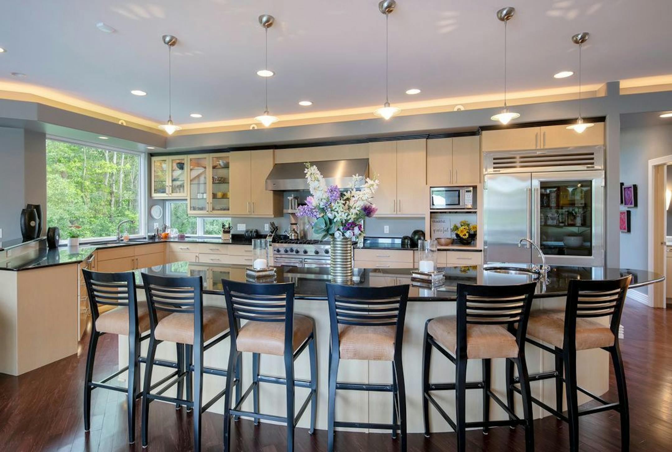 The kitchen has a large center island.