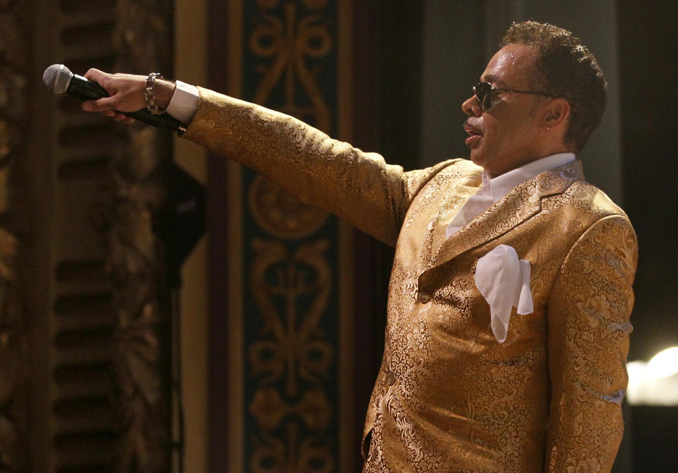 Morris Day leads the crowd in song. Review of the Original 7ven, the 7 original members of the Time were in a rare hometown concert at the Stae Theater Saturday night. [ TOM WALLACE ‚Ä¢ twallace@startribune.com _ Assignment _#20020452A__November 5, 2011 _ SLUG: original1107_ EXTRA INFORMATION: The band members are Jellybean Johnson on drums, Jimmy Jam and Monte Moir on keyboards, and Terry Lewis on bass. To this base were added Jesse Johnson on guitar and a lead singer and child