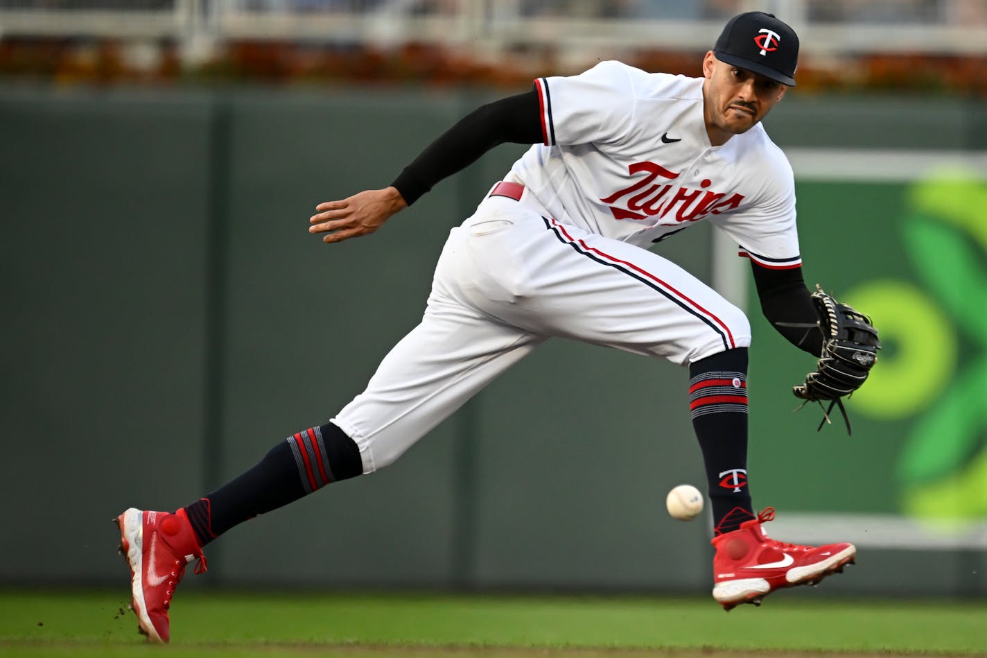 Toronto Blue Jays designated hitter Vladimir Guerrero Jr. (27) grounds out to Minnesota Twins shortstop Carlos Correa (4) for the final out of the top of the third inning Friday, May 26, 2023, at Target Field in Minneapolis, Minn. ] AARON LAVINSKY • aaron.lavinsky@startribune.com