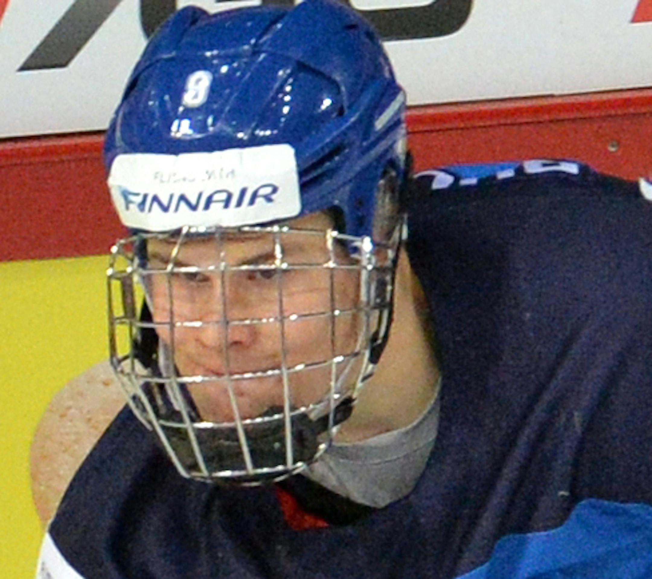 2769190 01/04/2016 Finland's Jesse Puljujarvi, right, and Sweden's Anton Karlsson in the semifinal match of the IIHF World U20 Championship between the national teams of Sweden and Finland. Alexey Kudenko/Sputnik via AP ORG XMIT: 2769190