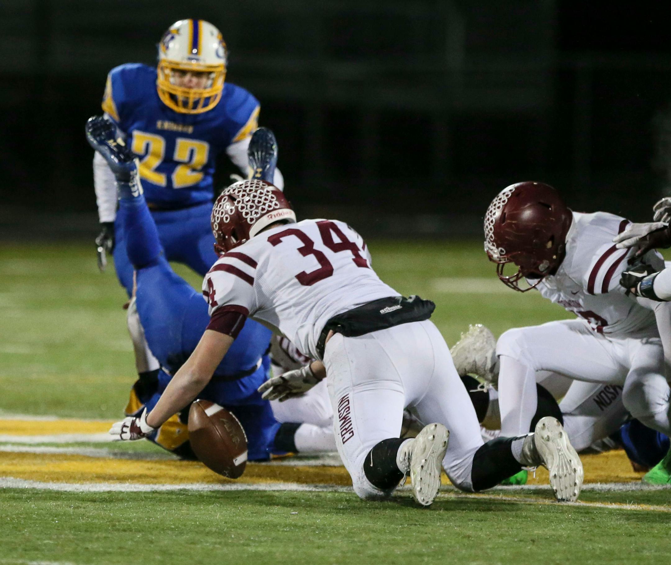 Maple Grove's Justin Stolp recovered and onsite kick in the second half. Maple Grove went on to score 19 points in the final 59 seconds of the game against St. Michael-Albertville. ] RENEE JONES SCHNEIDER ï renee.jones@startribune.com Class 6A quarterfinals between St. Michael-Albertville and Maple Grove on Thursday, November 9, 2017, in Brooklyn Park, Minn.