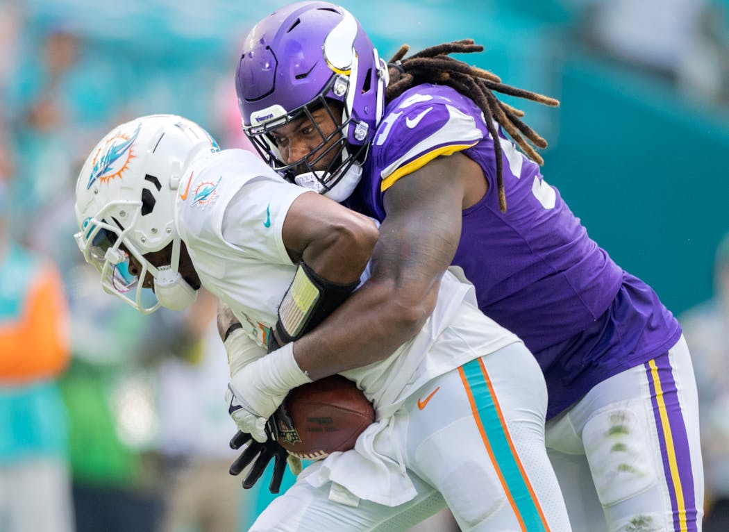 Smith leads the Vikings with 9½ sacks, which is tied for second in the NFL. 
