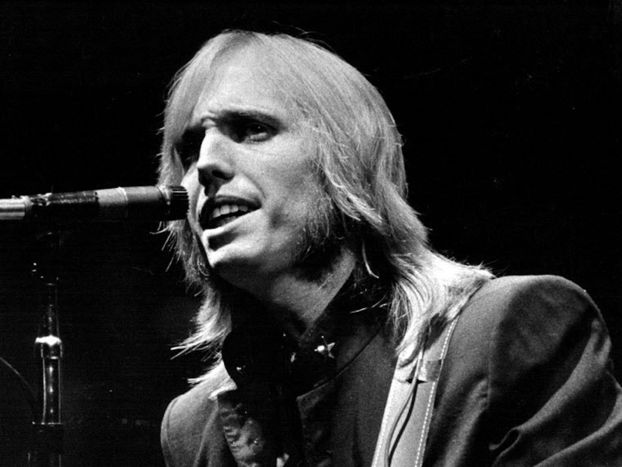 Tom Petty, shown in concert at the St. Paul Civic Center in 1985, was always a low-key performer.