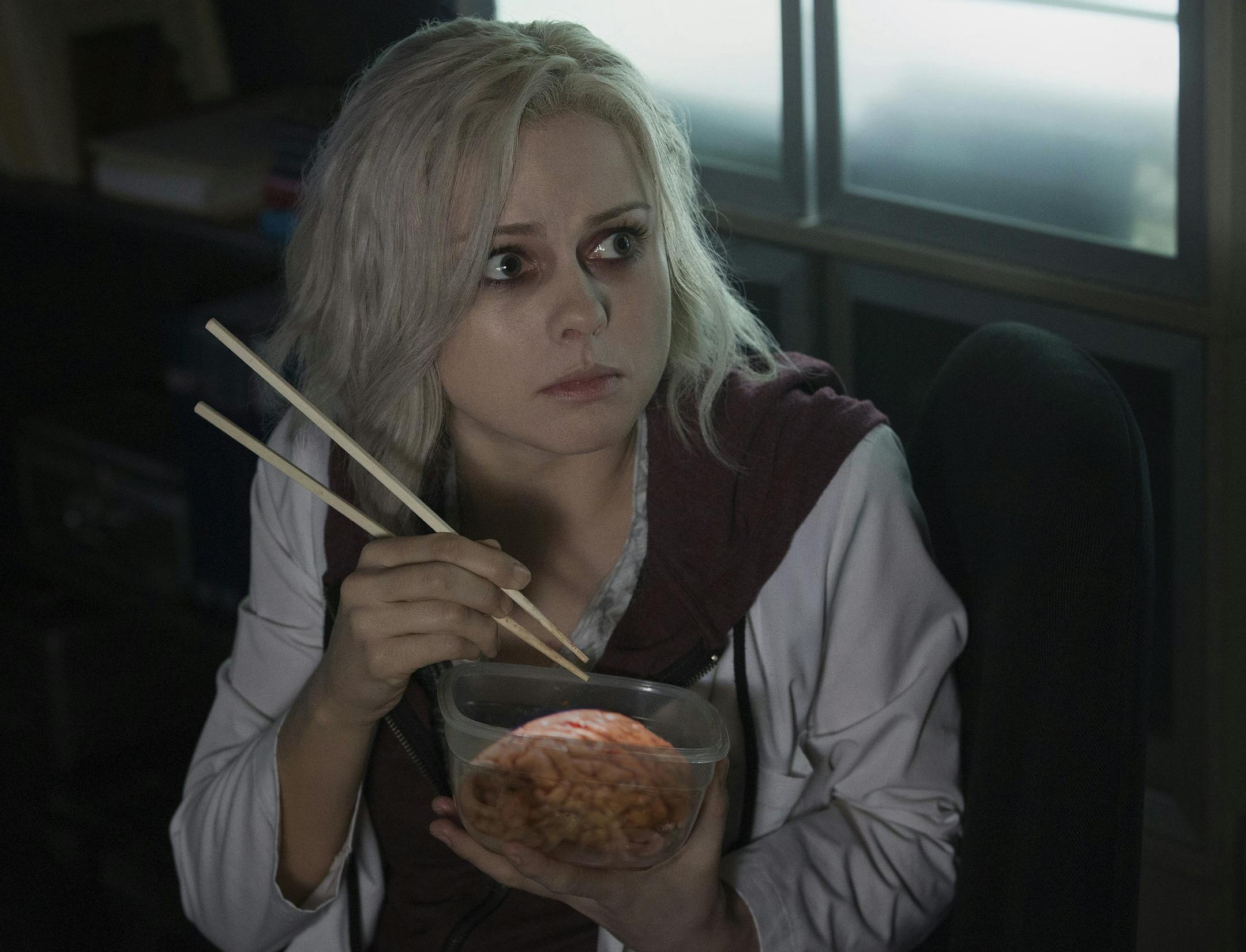 iZombie -- "Pilot" -- Image ZMB100E_0053 -- Pictured: Rose McIver as Liv - Photo: Cate Cameron/The CW -- &copy; 2014 The CW Network, LLC. All rights reserved.