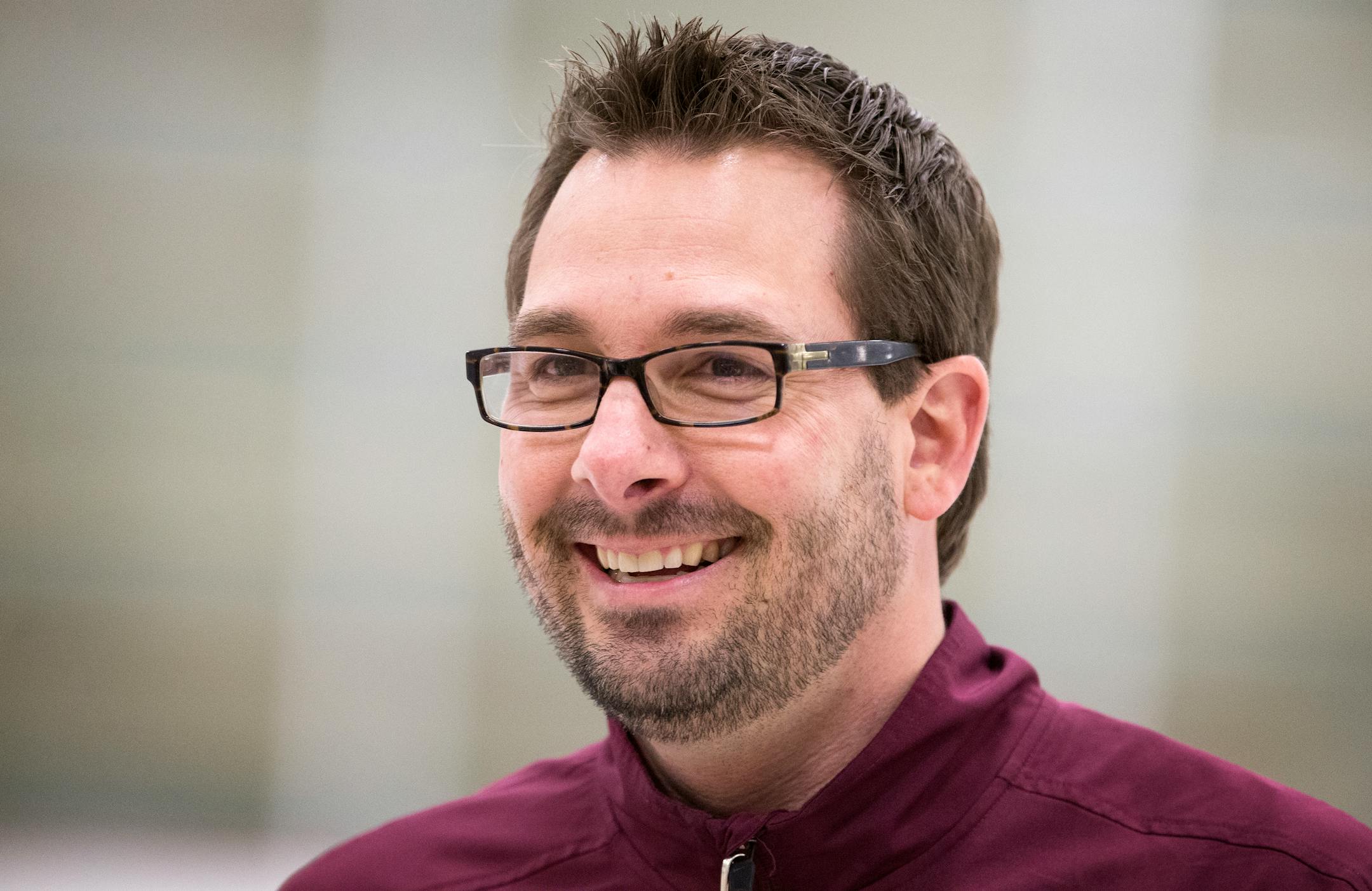University of Minnesota women's hockey team head coach Brad Frost talks to the team before practice at Schwann Super Rink in Blaine. ] (Leila Navidi/Star Tribune) leila.navidi@startribune.com BACKGROUND INFORMATION: Tuesday, March 15, 2016.