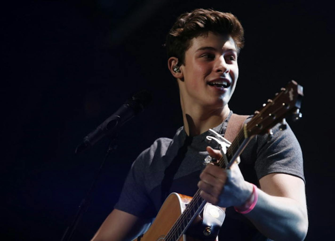 Shawn Mendes at Jingle Ball 2015/ Star Tribune photo by Carlos Gonzalez