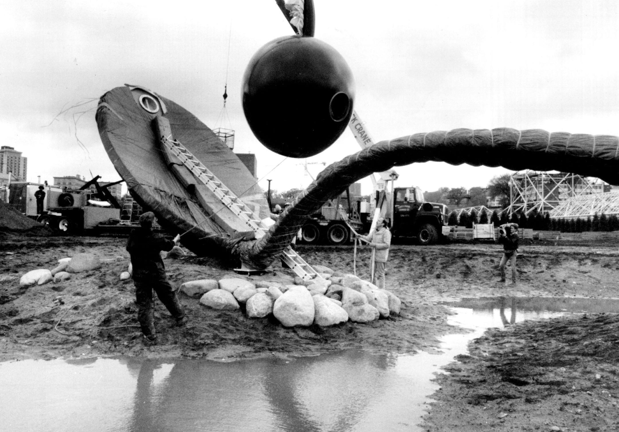 The "Spoonbridge and Cherry" was lowered onto the spoon at the sculpture garden across from the Walker Art Center on May 10, 1988.