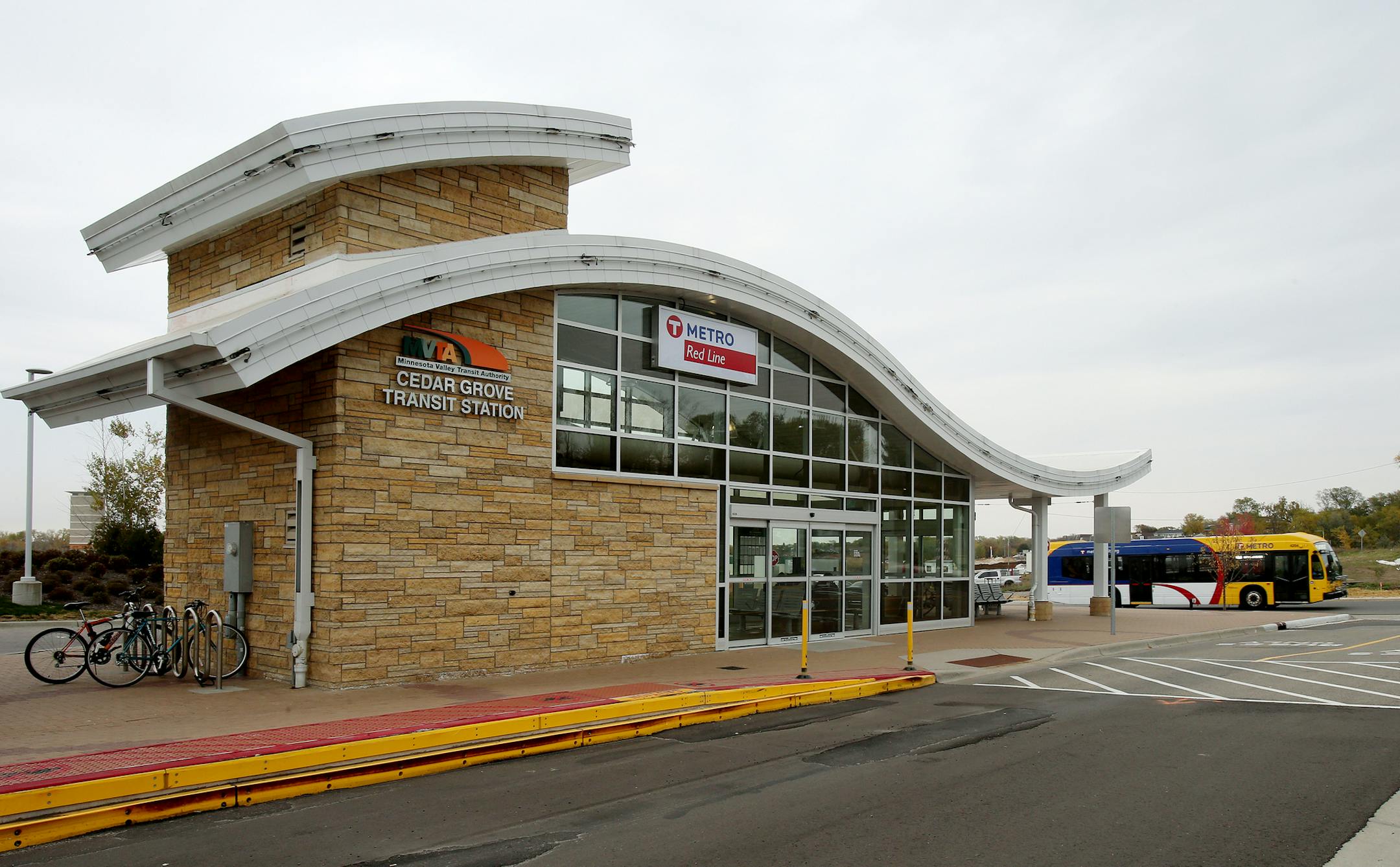 Cedar Grove Transit Station at 4035 Nicols Road in Eagan, MN on October 29, 2013. ] JOELKOYAMA‚Ä¢joel koyama@startribune The Red Line buses come to the station about every 10 minutes. We want a photo showing the station and it's surroundings.The story is about how hard it is to get to the station and how officials are trying to figure out a way to fix that.