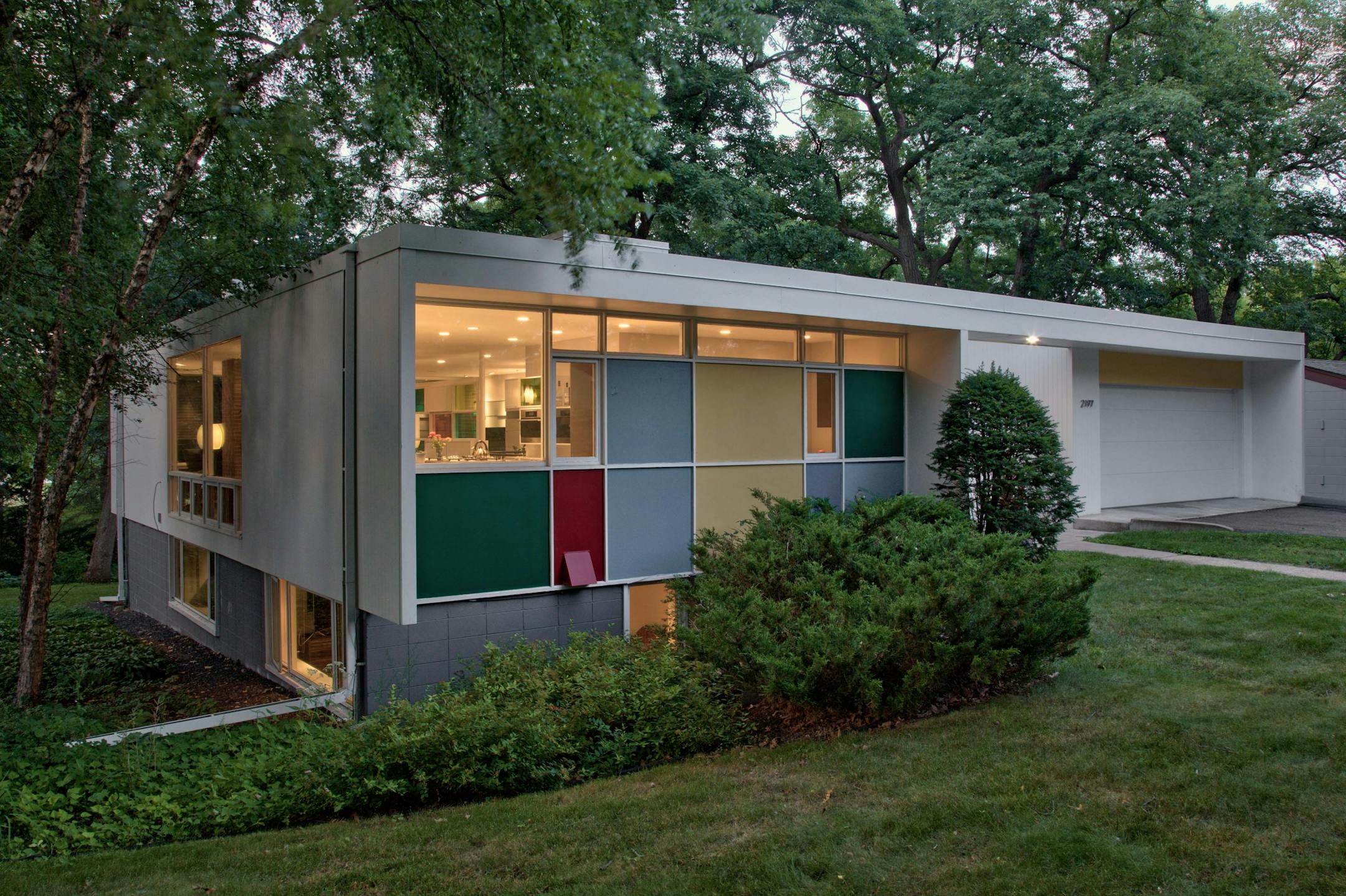 Shepherd House from Minnesota Modern book by Larry Millett. Credit Denes Saari and Maria Forrai Saari