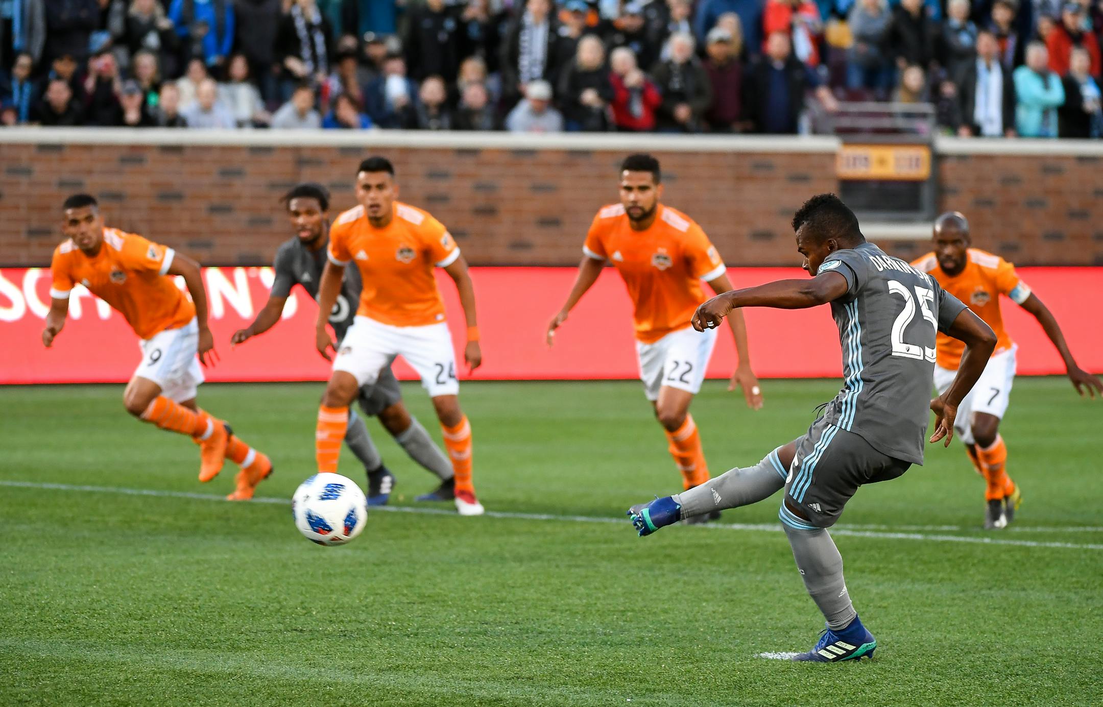 Minnesota United midfielder Darwin Quintero scored off a penalty kick against the Houston Dynamo in the first half. ] AARON LAVINSKY ï aaron.lavinsky@startribune.com Minnesota United played the Houston Dynamo on Saturday, April 28, 2018 at TCF Bank Stadium in Minneapolis, Minn.